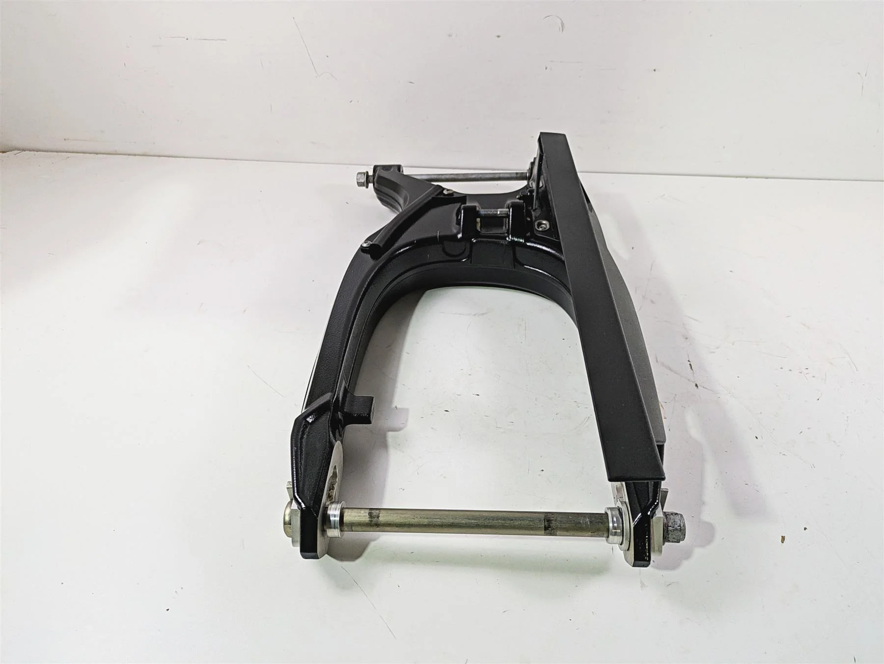 2017 BMW F800GS Adv K75 Swingarm Swing Arm 33178549120 - Image 4