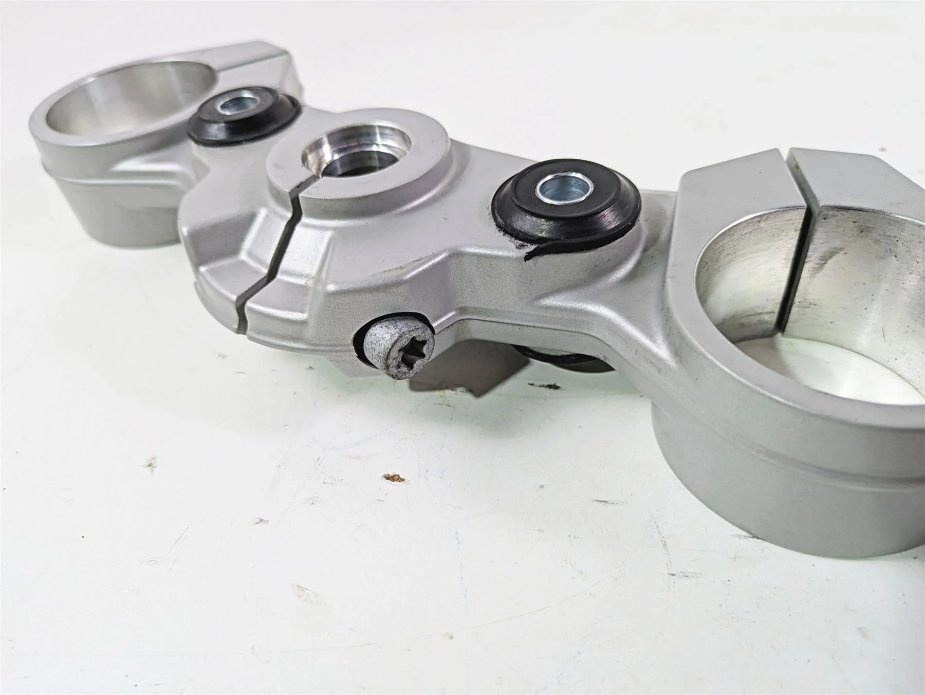 2017 BMW F800GS Adv K75 Upper Triple Tree Steering Clamp 31427715420 - Image 11
