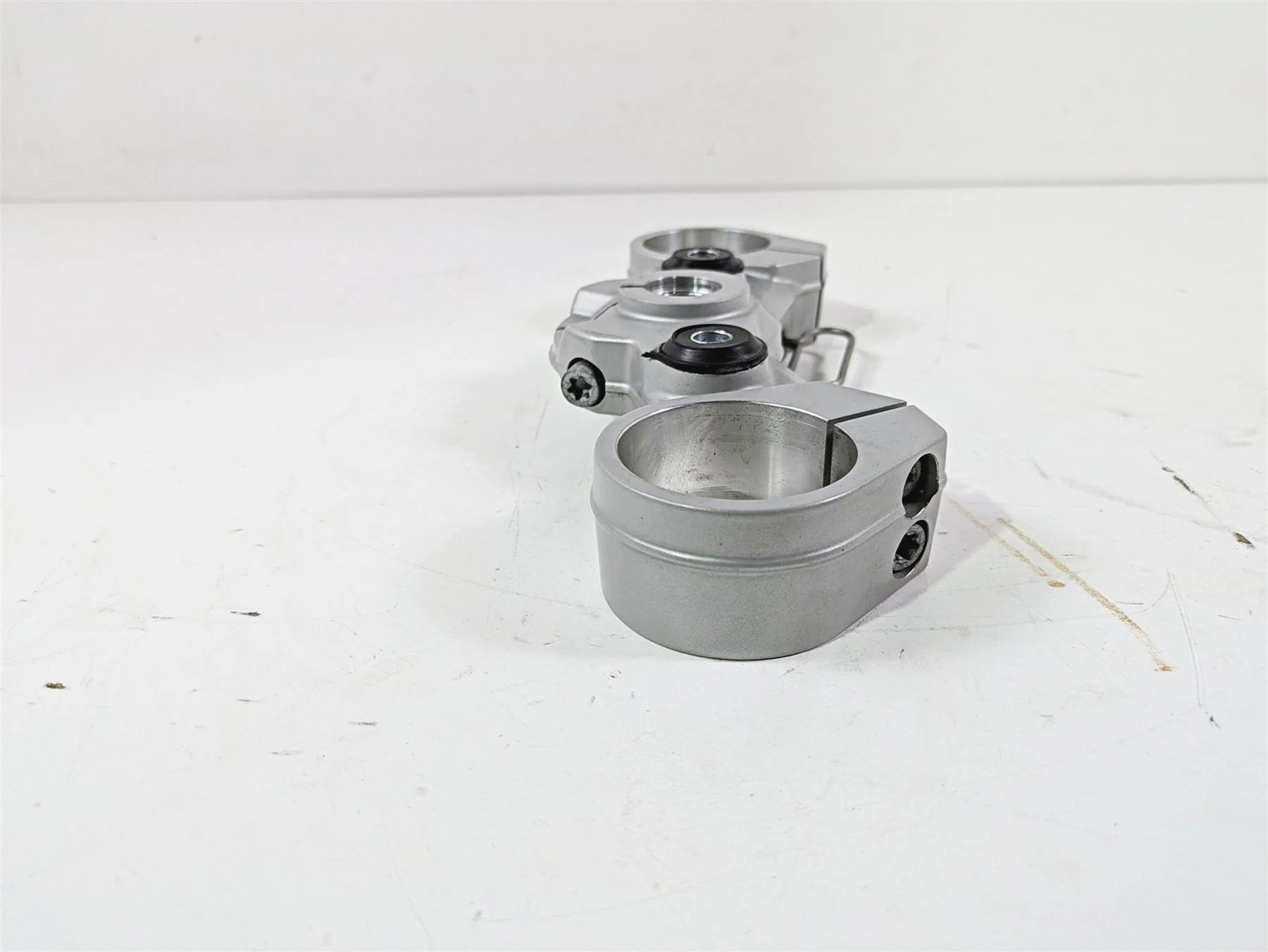 2017 BMW F800GS Adv K75 Upper Triple Tree Steering Clamp 31427715420 - Image 3