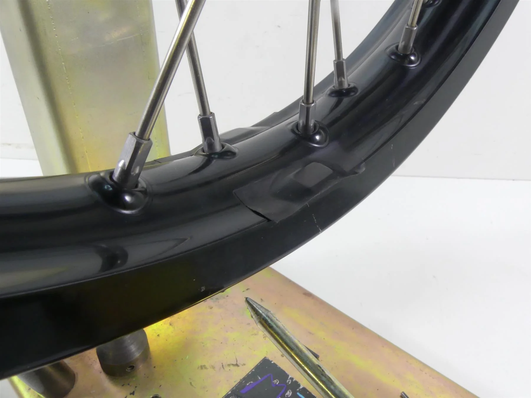 2017 BMW F800GS K72 Front Wheel Rim 21x2.15 -Read 36318564176 - Image 8