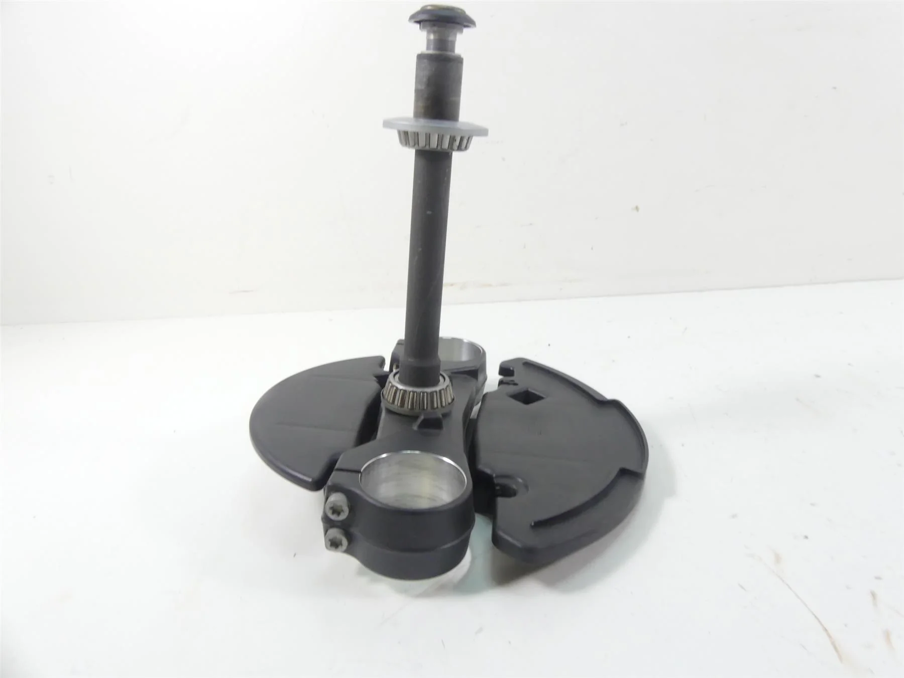 2017 BMW F800GS K72 Lower Triple Tree Steering Clamp Yoke 57mm 31428530350 - Image 4