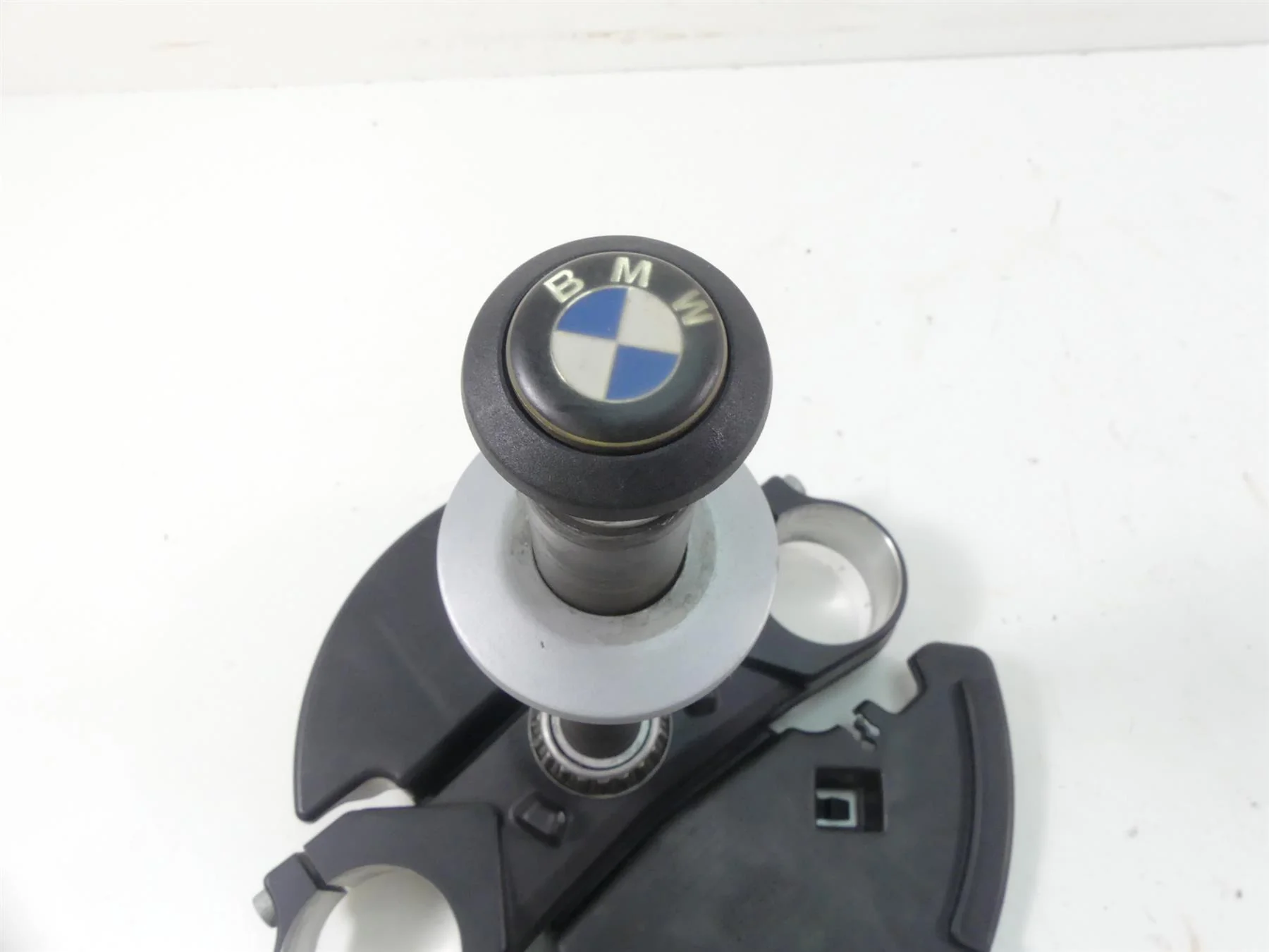 2017 BMW F800GS K72 Lower Triple Tree Steering Clamp Yoke 57mm 31428530350 - Image 9