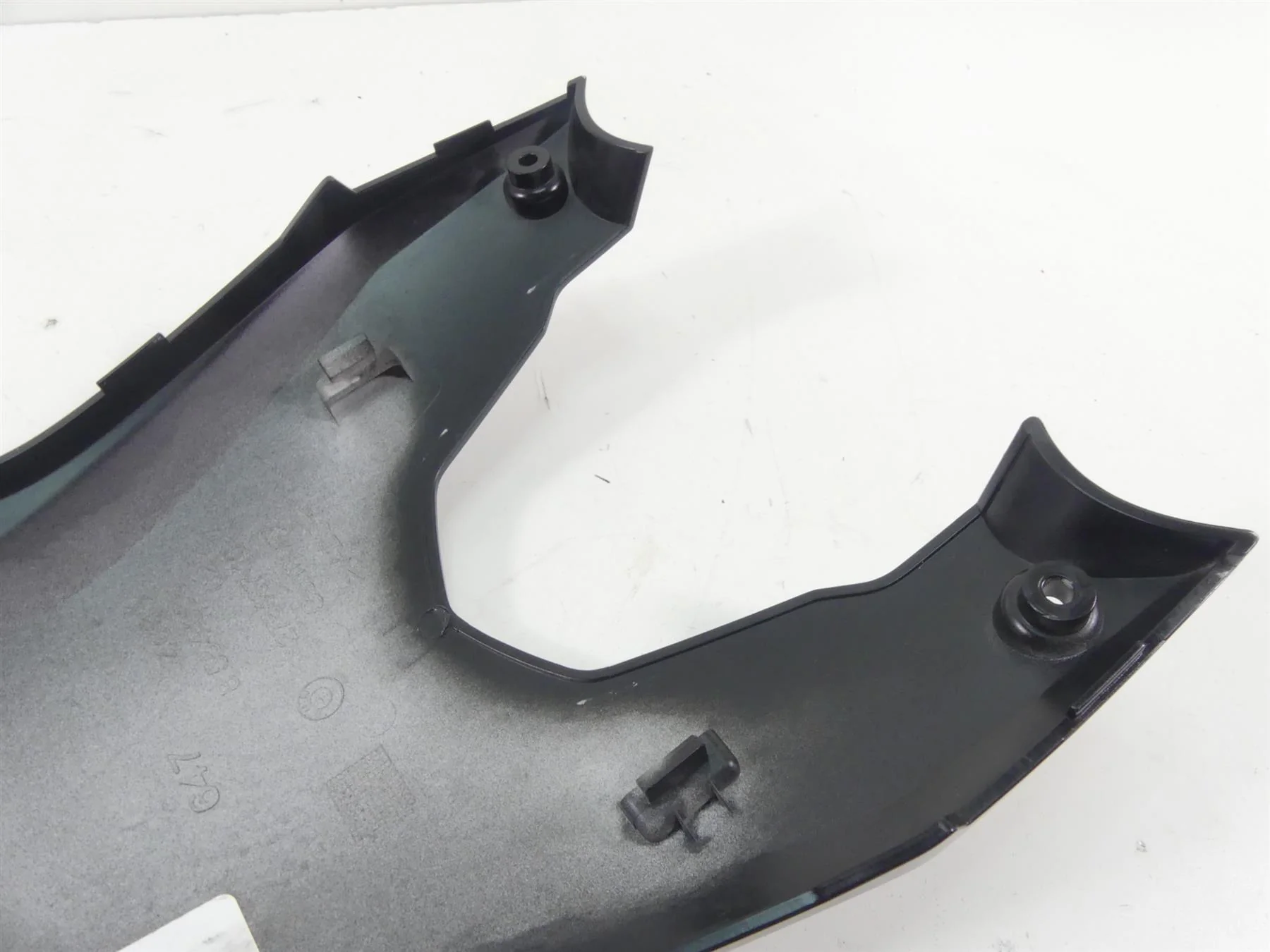 2017 BMW F800GS K72 Upper Center Tank Cover Fairing Set 46638554365 - Image 8