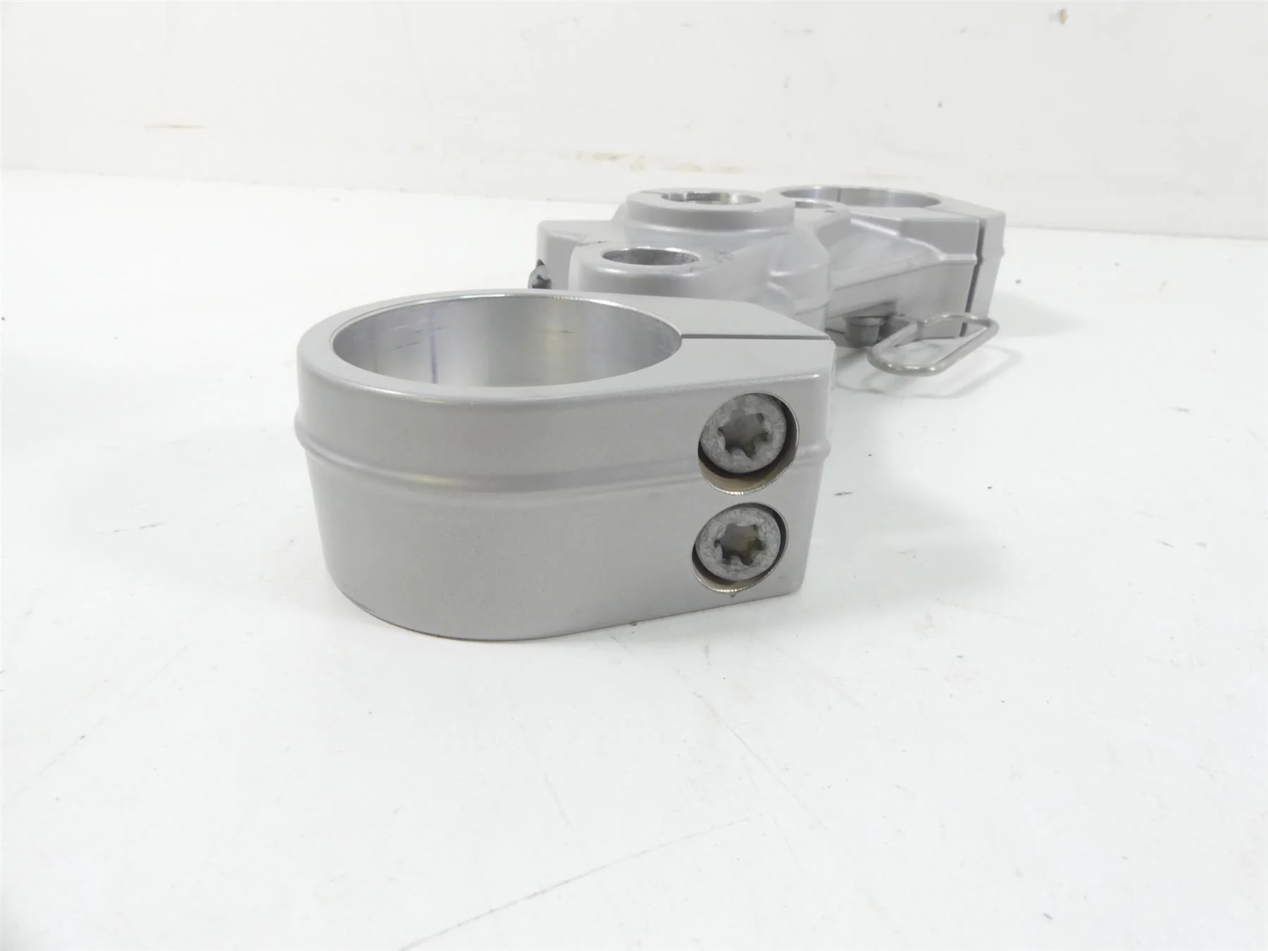 2017 BMW F800GS K72 Upper Triple Tree Steering Clamp 54mm 31427715420 - Image 9