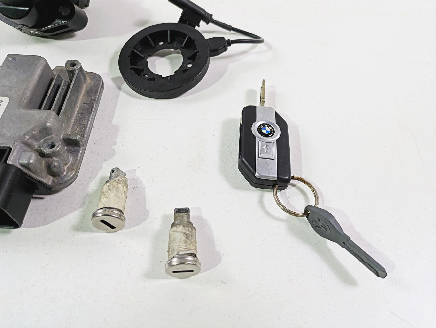 2017 BMW R1200 GS K50 Cdi Ecm Handsfree Ignition Switch Key Lock Set 13618392346 - Image 5