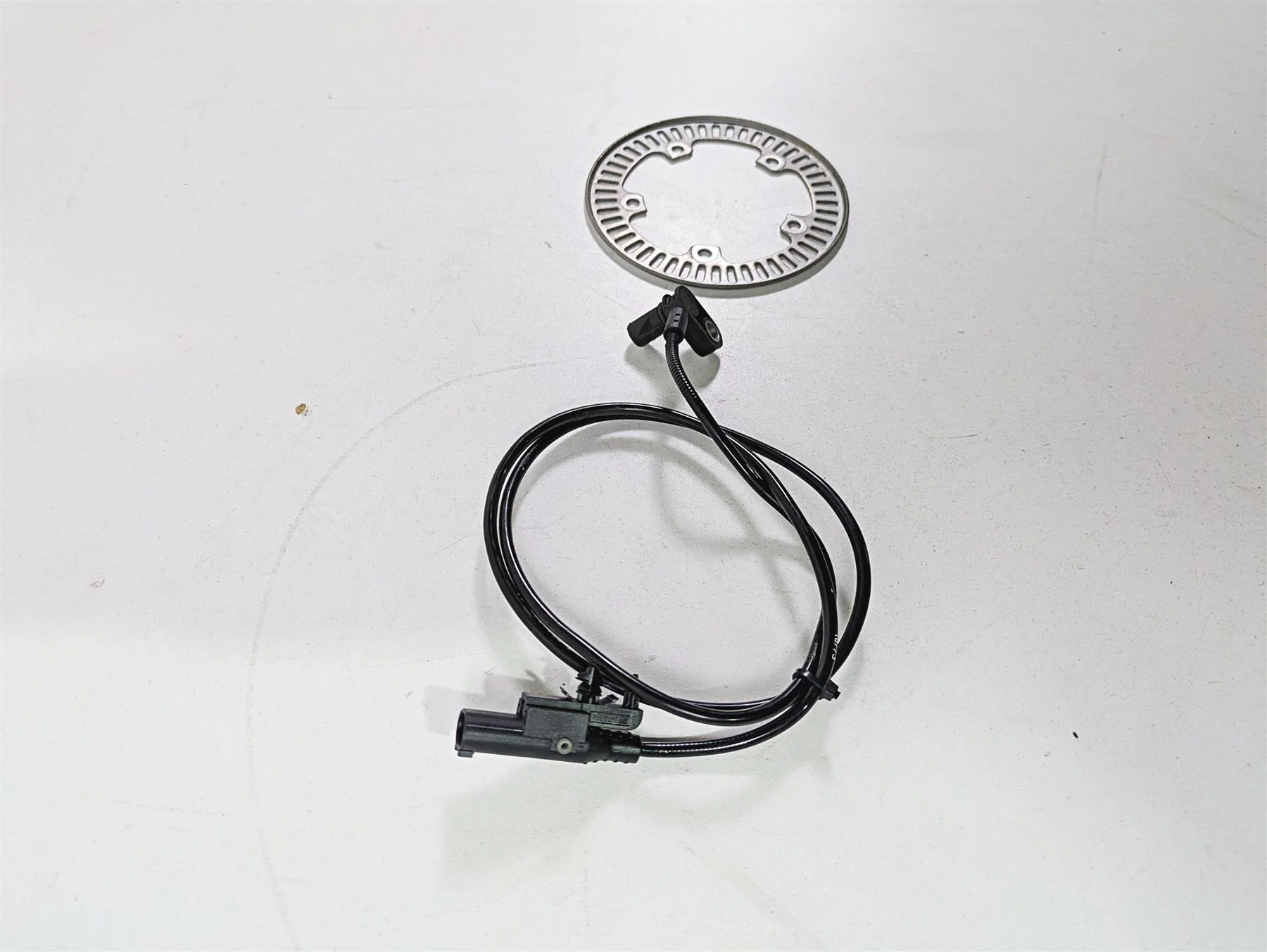 2017 BMW R1200 GS K50 Front Abs Brake Wheel Speed Sensor 34528551611 - Image 2