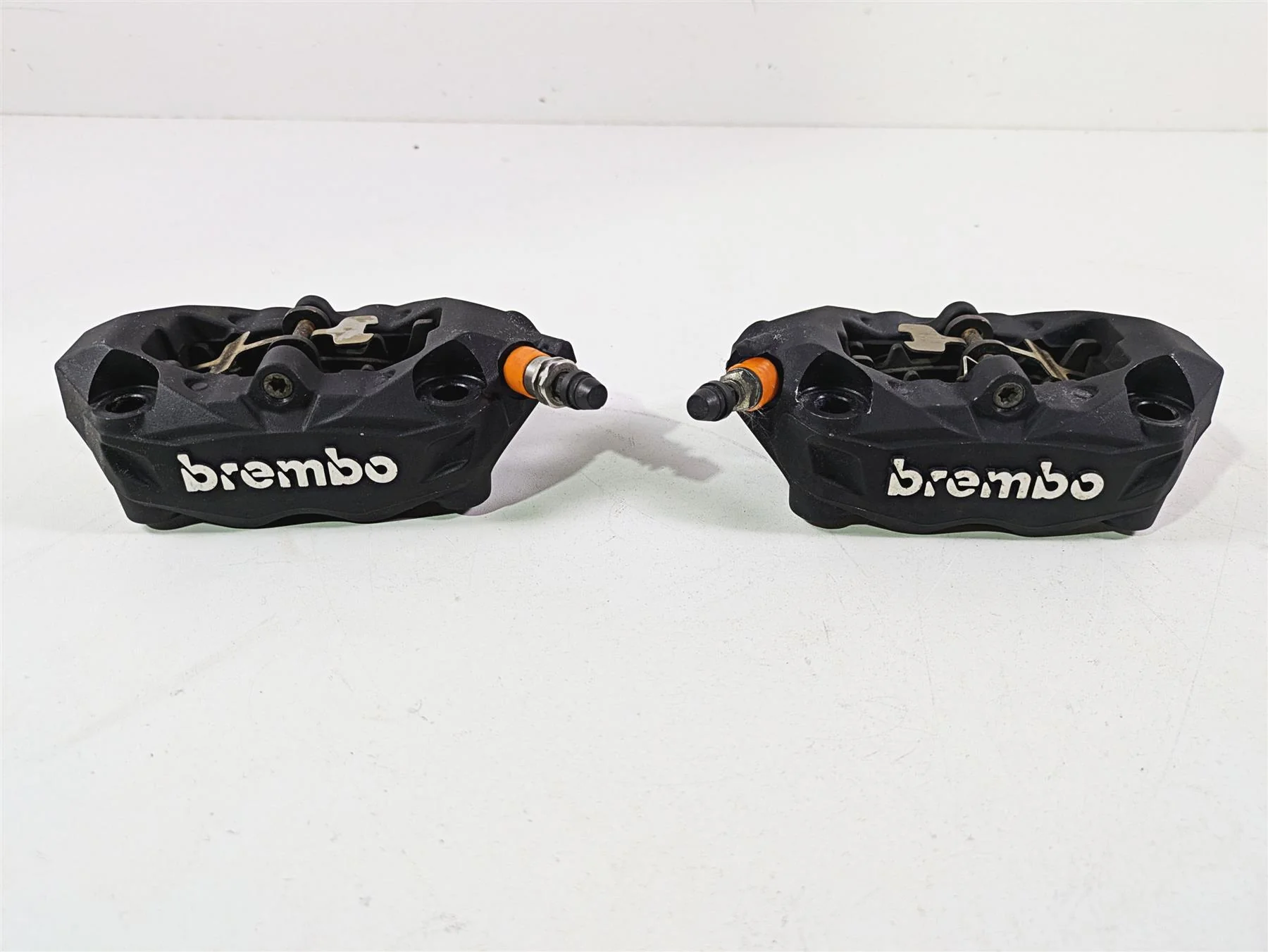 2017 BMW R1200 GS K50 Front Brake Caliper Set 100mm 34118556205 34118556206