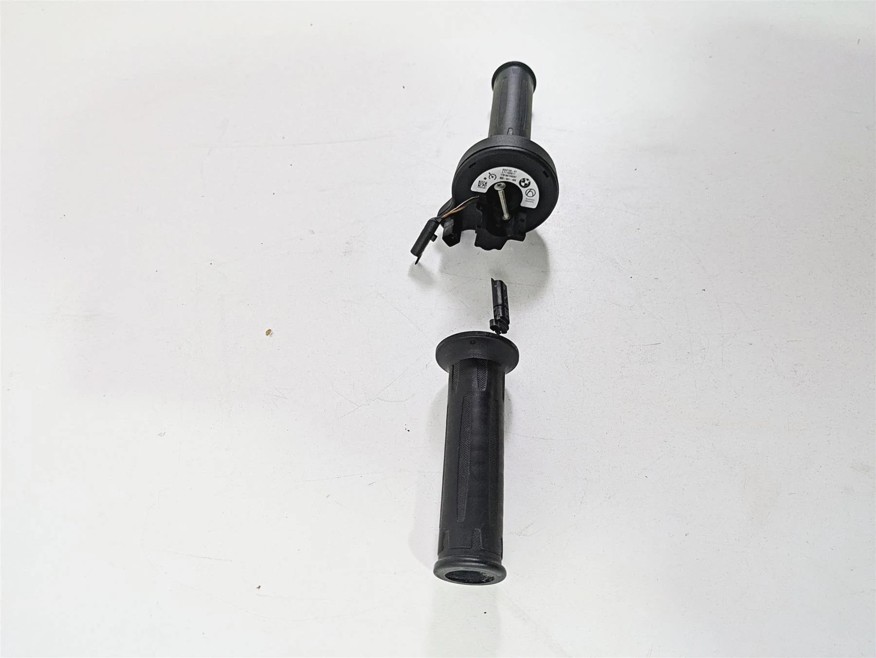2017 BMW R1200 GS K50 Heated Hand Grip Set 61318552117 61318552120 - Image 2