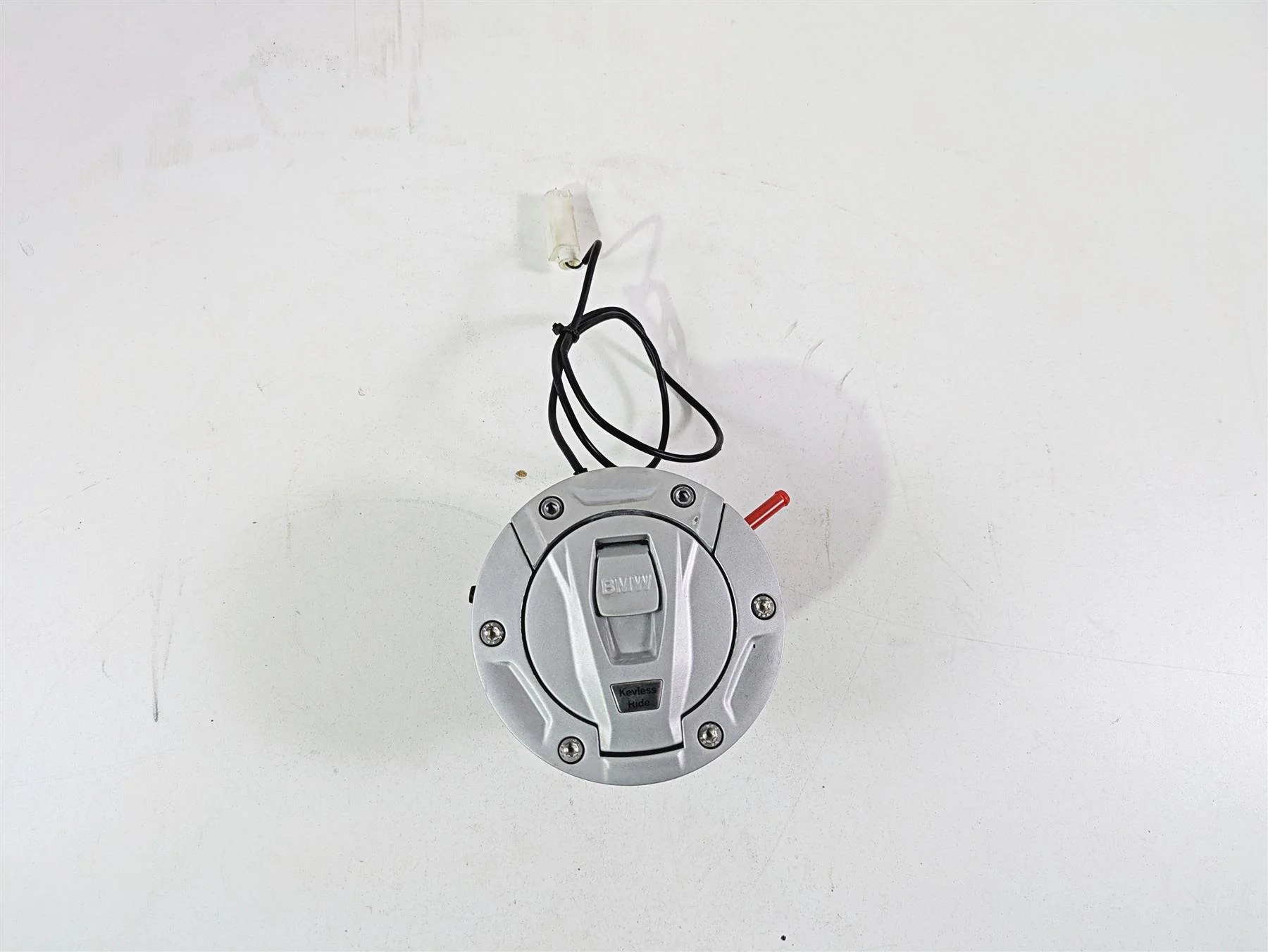 2017 BMW R1200 GS K50 Keyless Ride Fuel Gas Tank Cap 16118531632 - Image 4