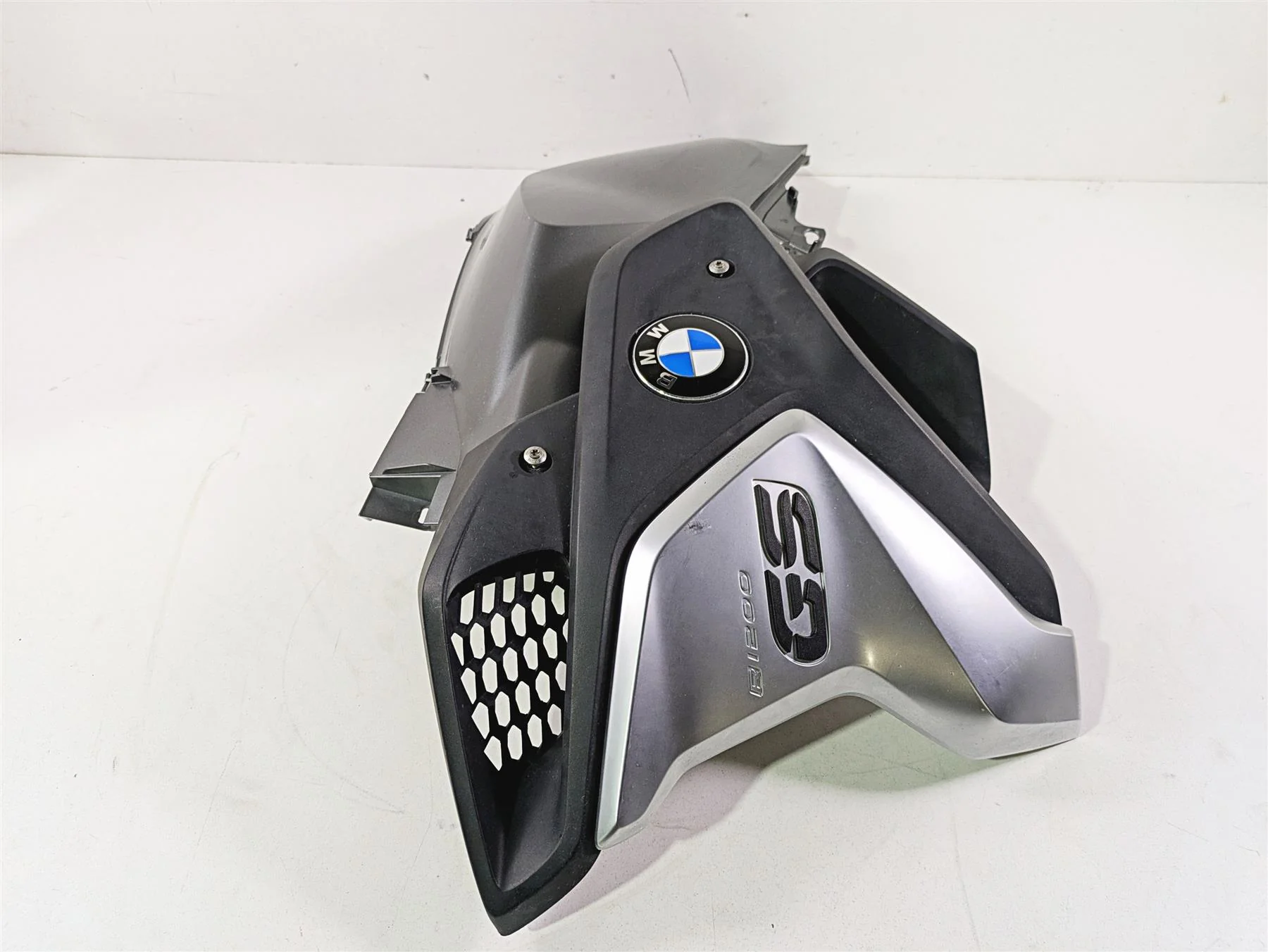 2017 BMW R1200 GS K50 Left Tank Side Fairing Cover Set 46638556635 - Image 4