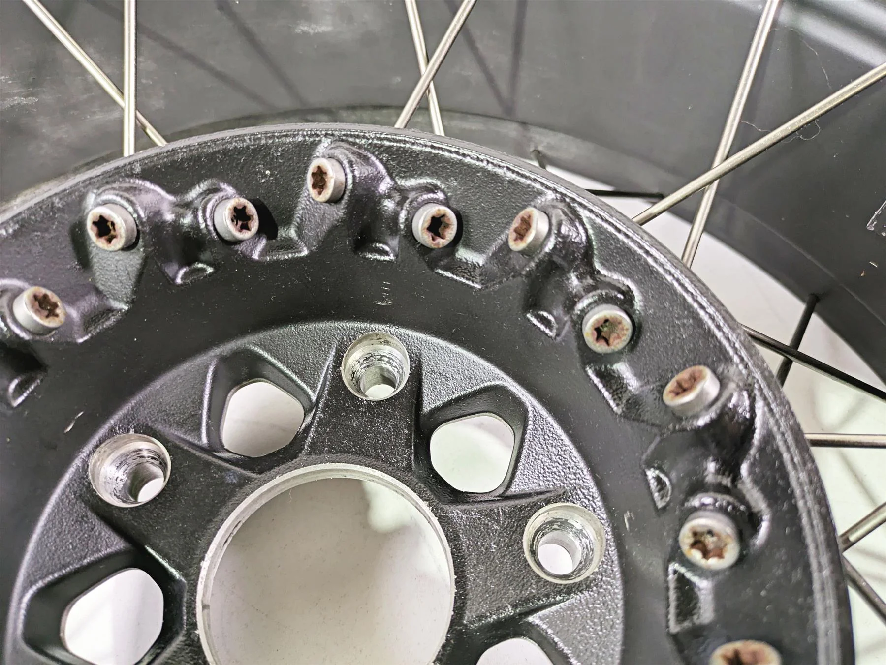 2017 BMW R1200 GS K50 Straight 17x4.5 Rear Wheel Spoke Rim 36318526651 - Image 6