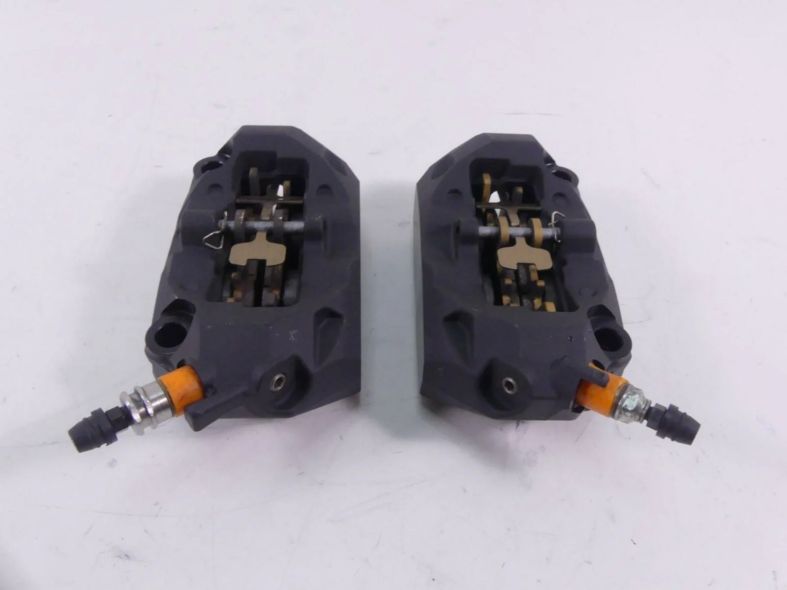 2017 BMW R1200GS GSW K50 Front Brembo Brake Caliper Set  34118556205 34118556206 - Image 3