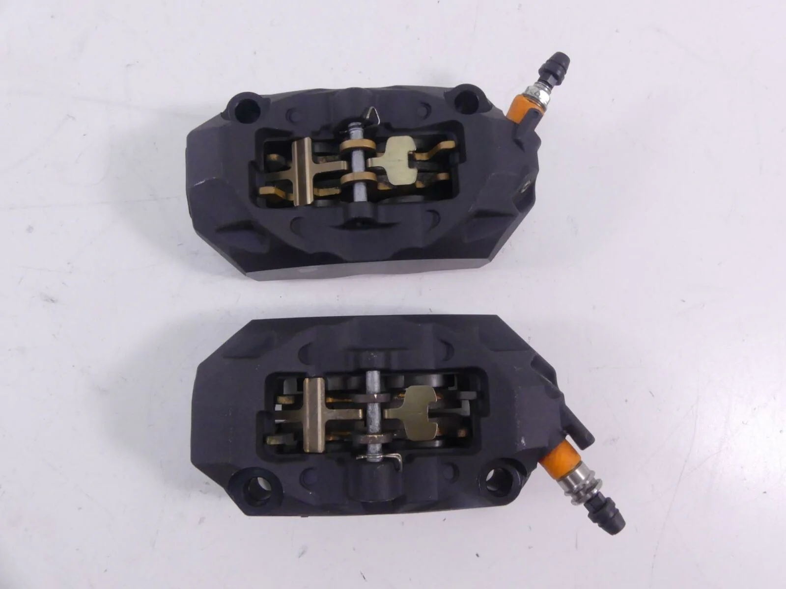 2017 BMW R1200GS GSW K50 Front Brembo Brake Caliper Set  34118556205 34118556206 - Image 4