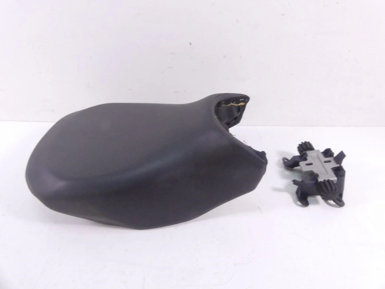 2017 BMW R1200GS GSW K50 Front Rider Unheated Seat Saddle - Read  52538532738