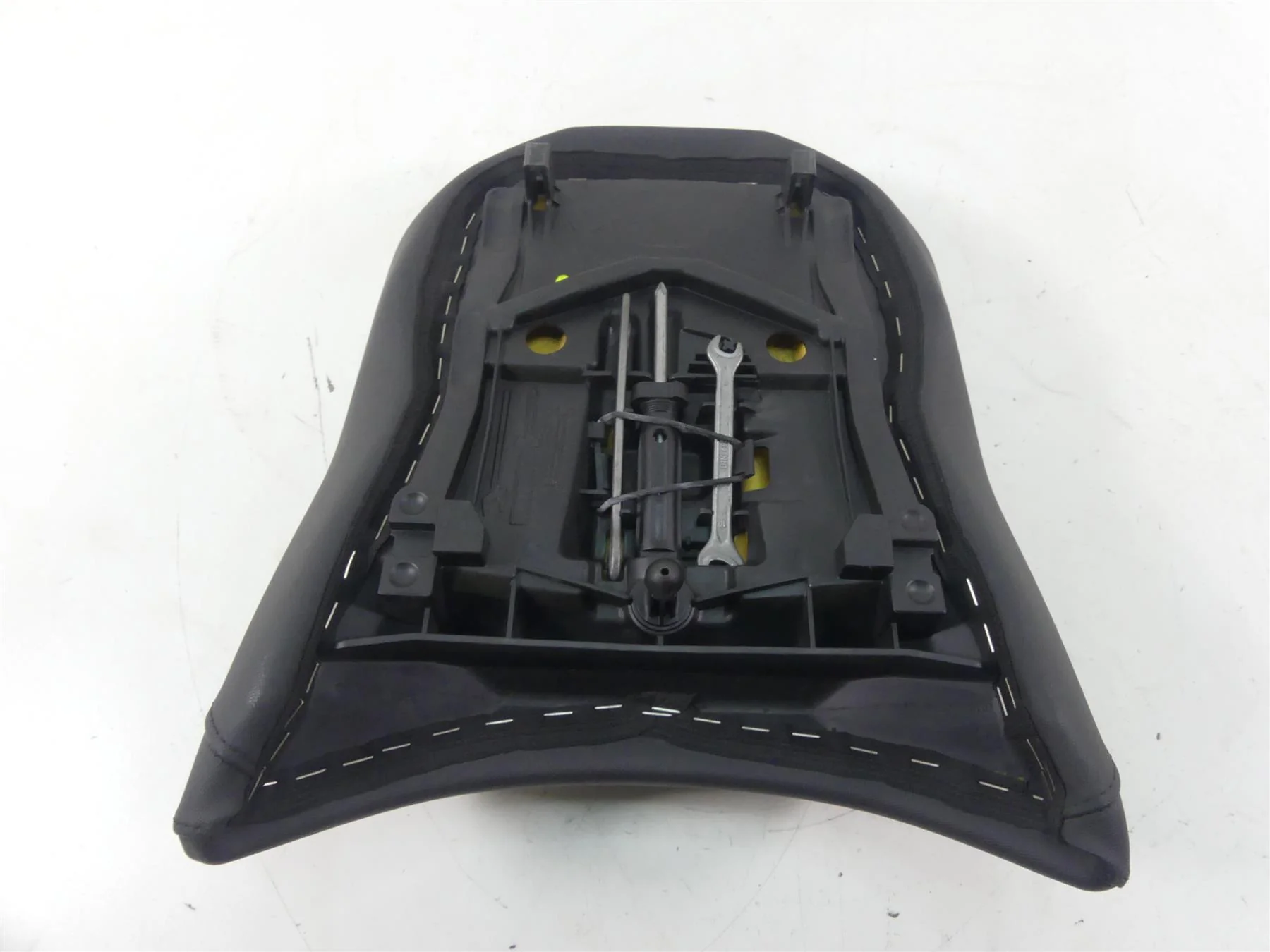 2017 BMW R1200GS GSW K50 Rear Passenger Unheated Seat Saddle 52538532739 - Image 10