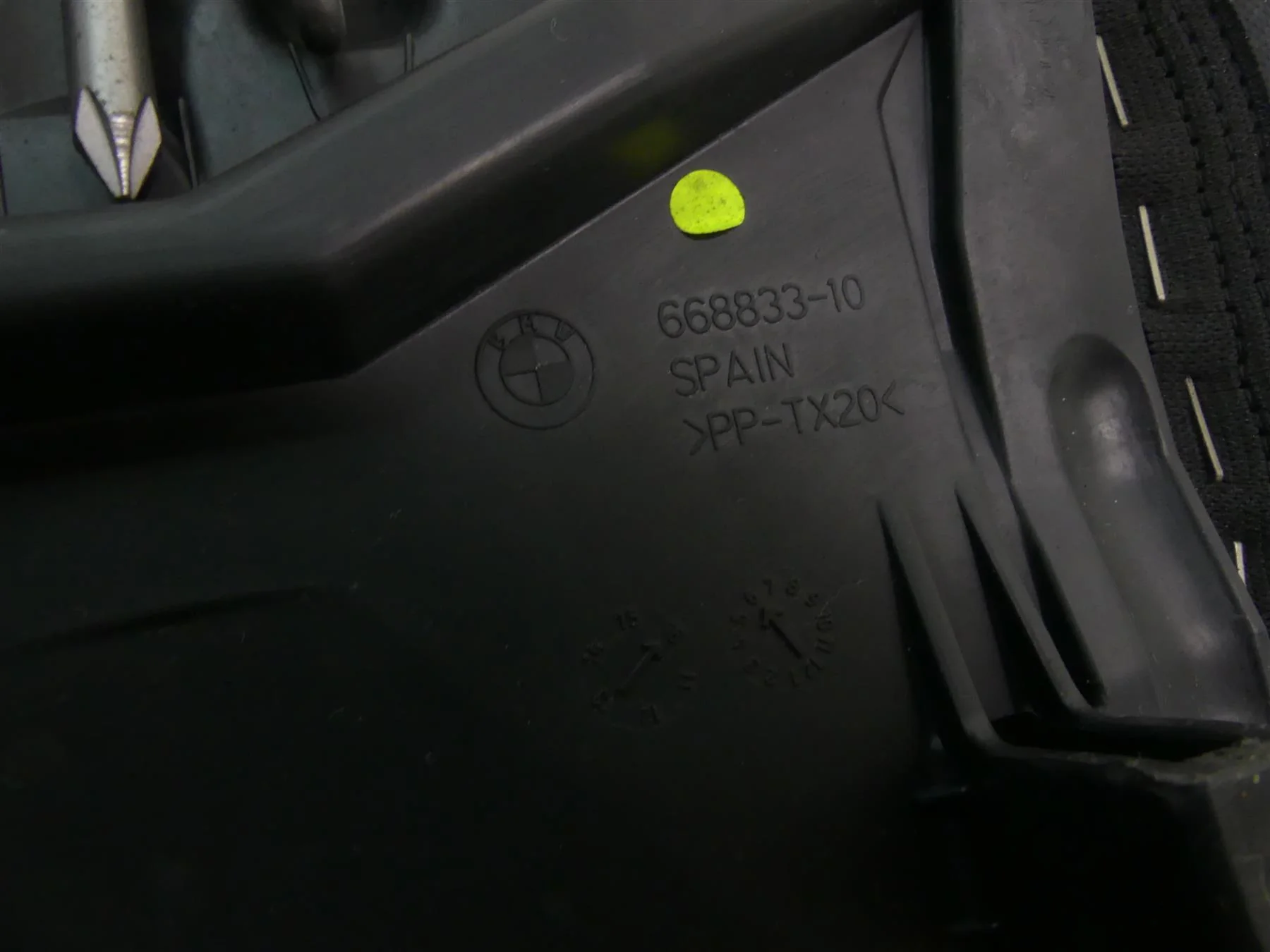2017 BMW R1200GS GSW K50 Rear Passenger Unheated Seat Saddle 52538532739 - Image 5