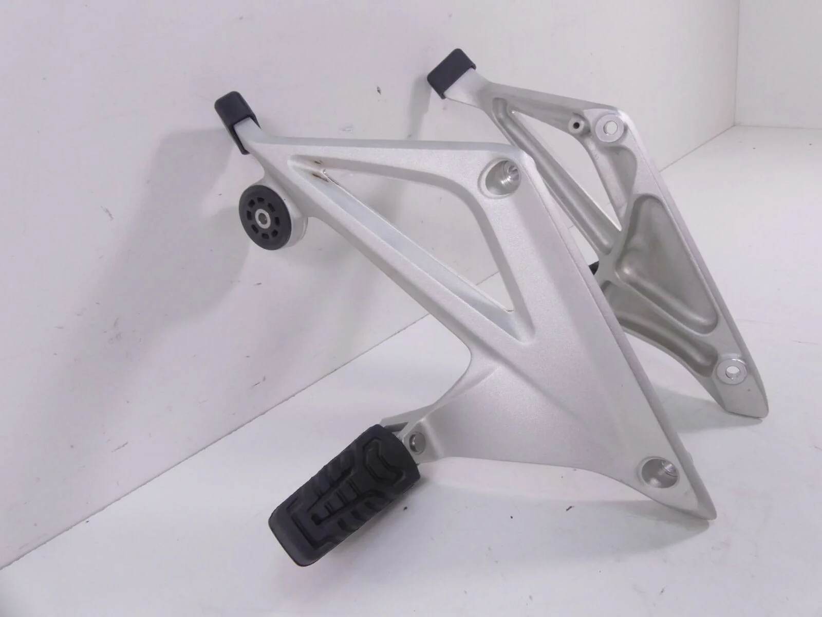 2017 BMW R1200RT RTW K52 Passenger Footpeg Foot Peg Rest Set 46718534790 - Image 4