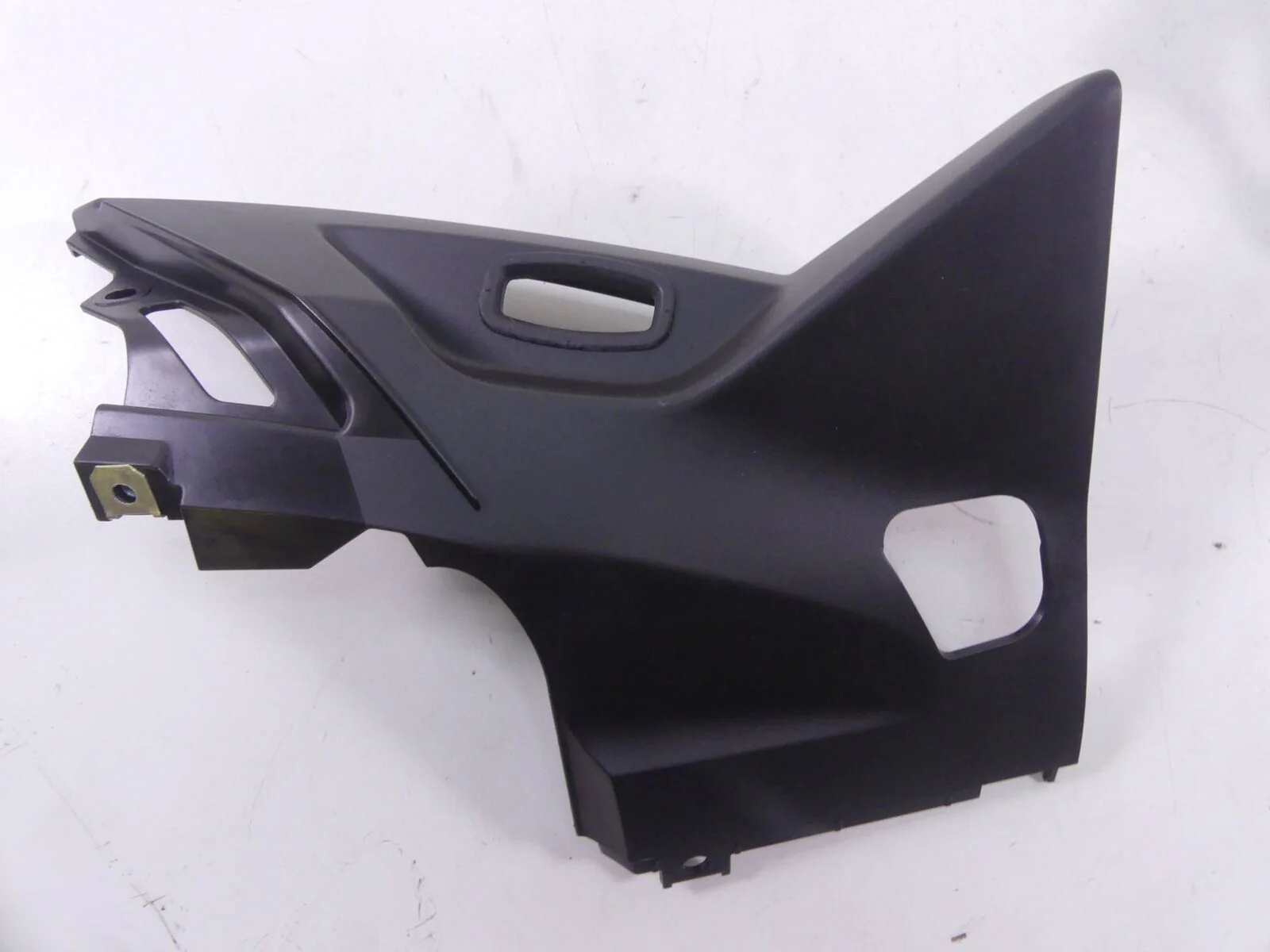 2017 BMW R1200RT RTW K52 Upper Taillight Fairing Cover Cowl 46638529394 - Image 7