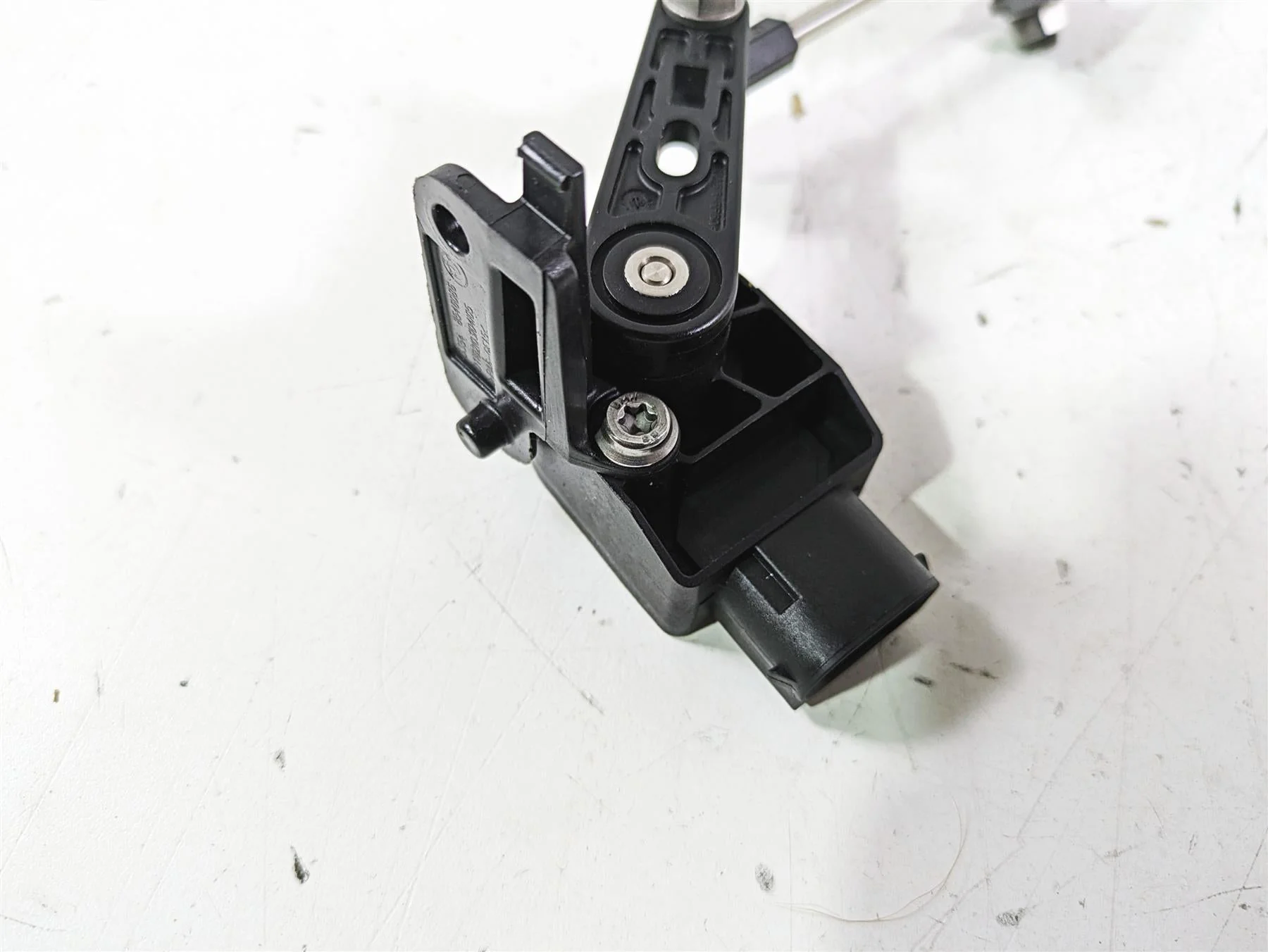 2017 BMW S1000R K47 Headlight & Suspension Level Sensor Set 37146870000 - Image 6
