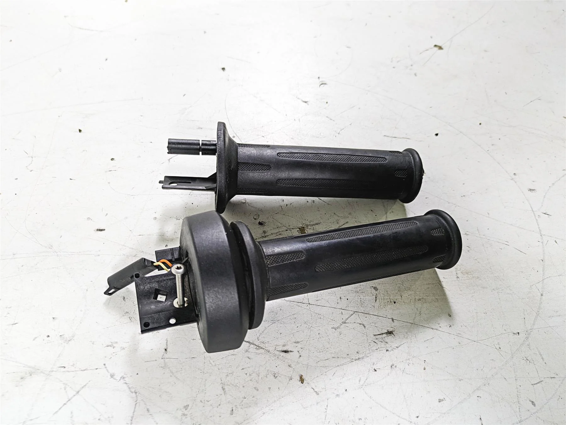 2017 BMW S1000R K47 Heated Hand E-Throttle Cruise Control Grip Set 61318534424