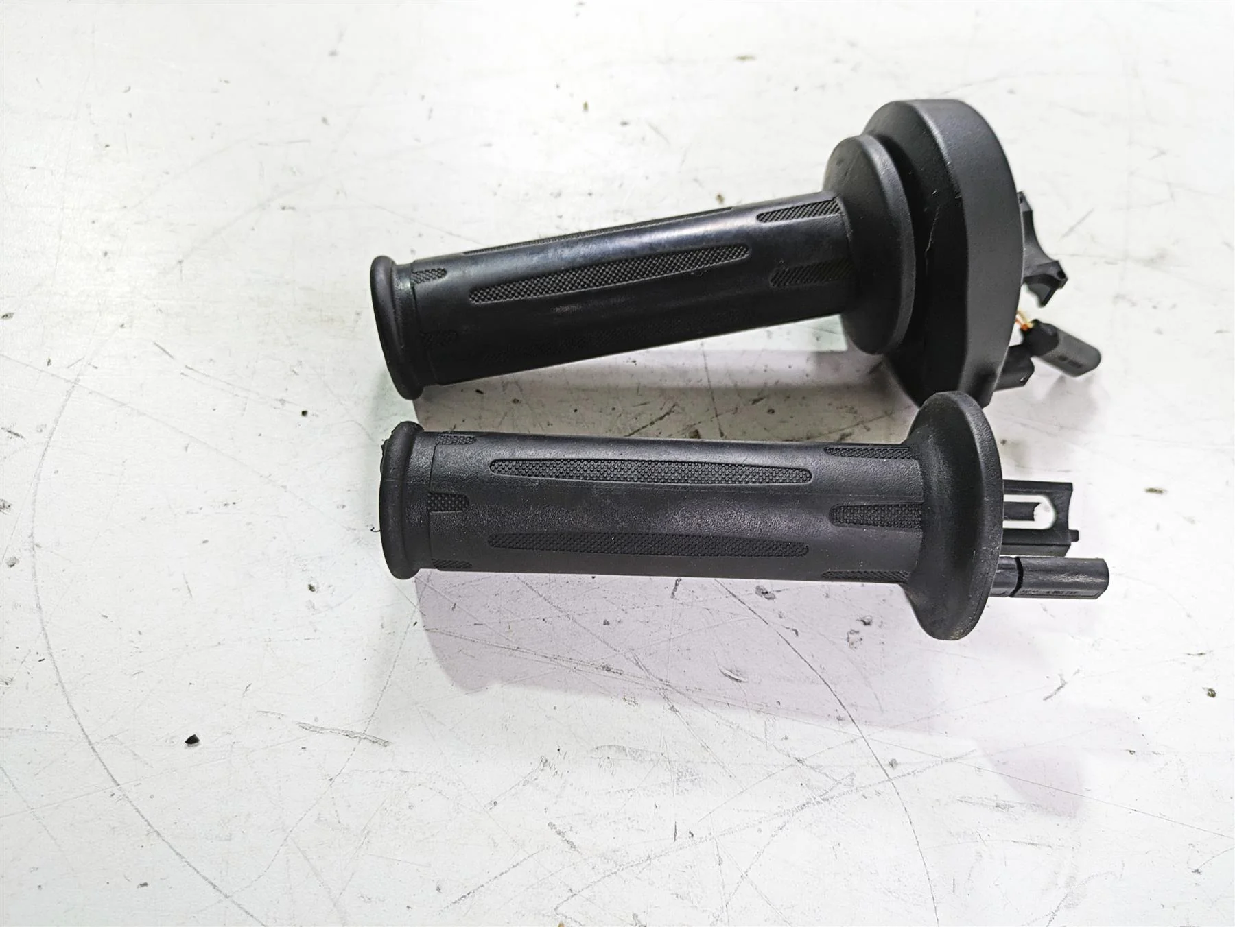 2017 BMW S1000R K47 Heated Hand E-Throttle Cruise Control Grip Set 61318534424 - Image 2
