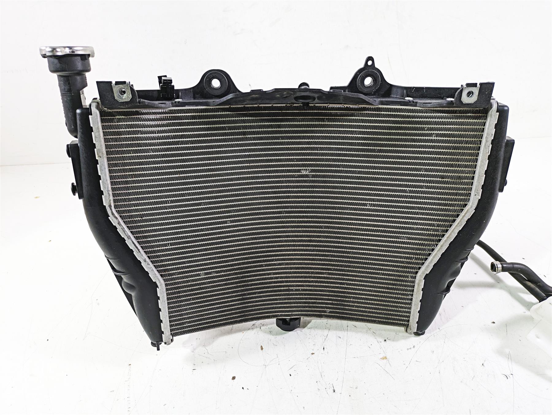 2017 BMW S1000R K47 Radiator Fan Hoses Reservoir - No Leaks 17118551544 - Image 6
