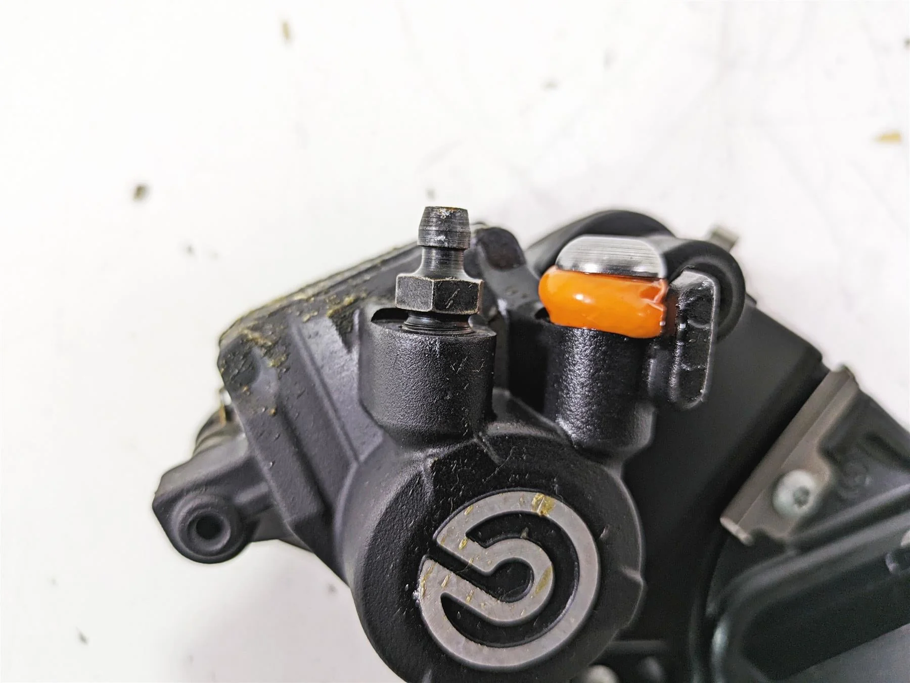 2017 BMW S1000R K47 Rear Brembo Brake Caliper + Bracket 34217718562 - Image 12