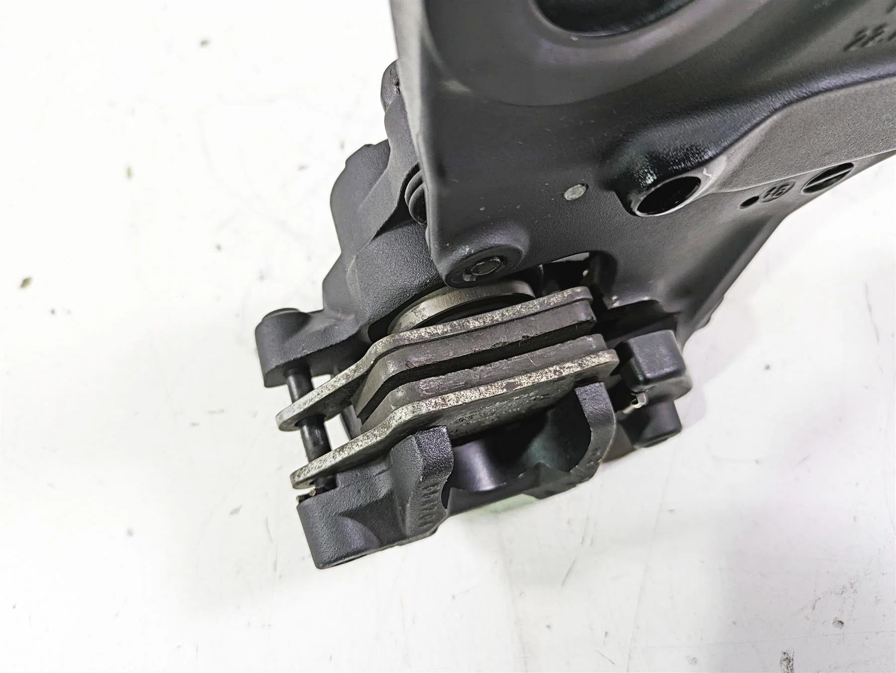 2017 BMW S1000R K47 Rear Brembo Brake Caliper + Bracket 34217718562 - Image 9