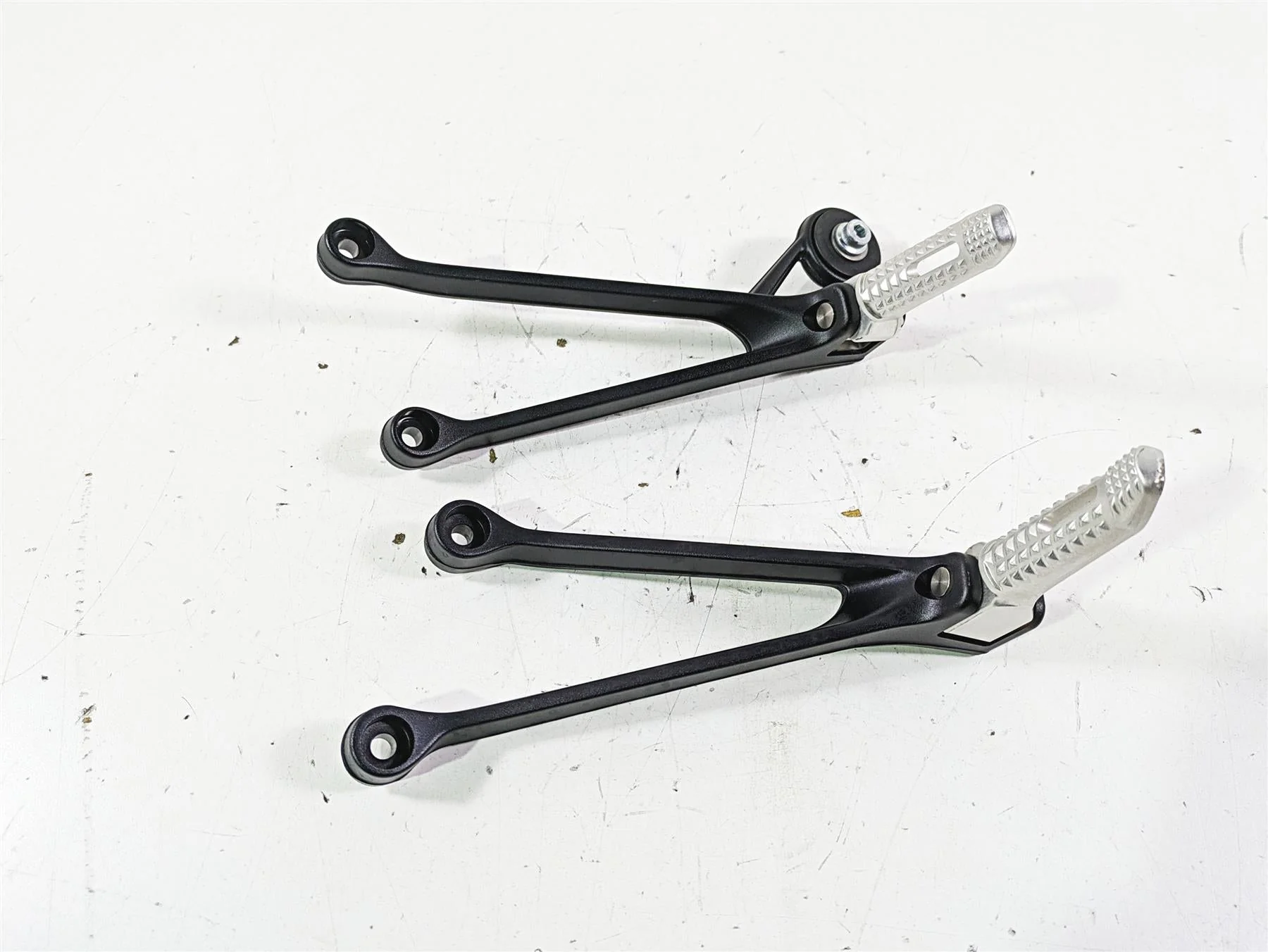 2017 BMW S1000R K47 Rear Footpeg Foot Peg Rest Set 46718542025 46718542400 - Image 2