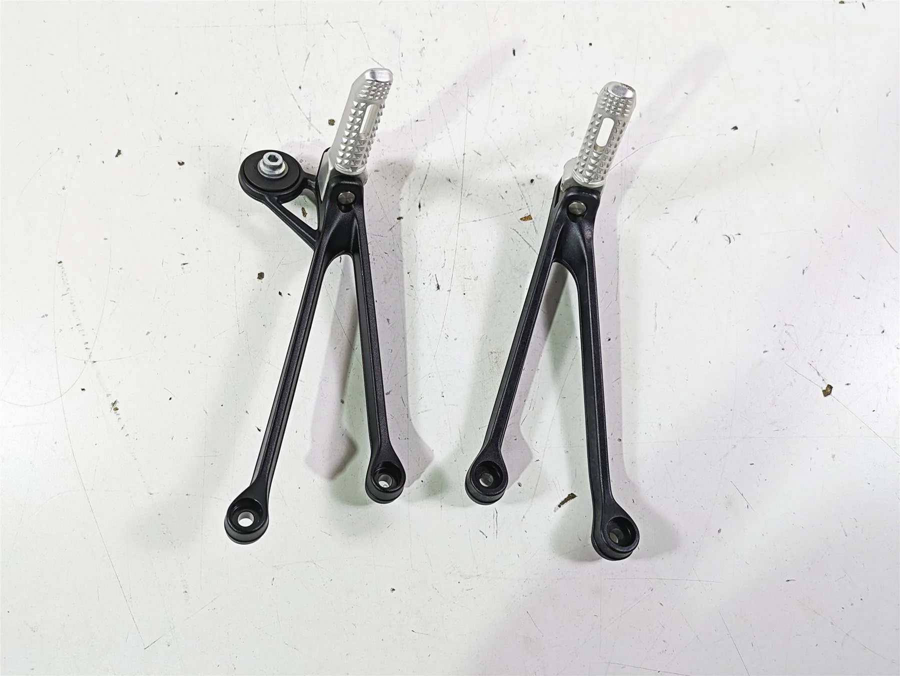 2017 BMW S1000R K47 Rear Footpeg Foot Peg Rest Set 46718542025 46718542400 - Image 5