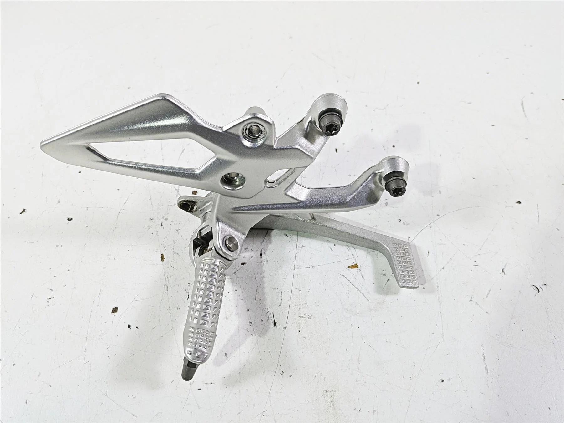 2017 BMW S1000R K47 Right Rider Footpeg & Brake Pedal Set 46718562398 8542083 - Image 2
