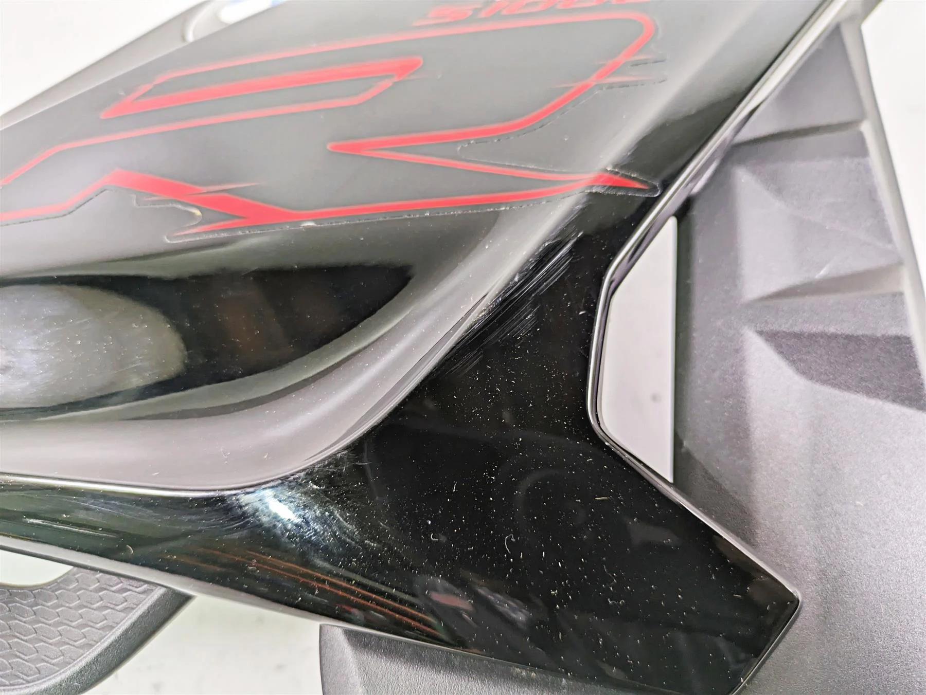 2017 BMW S1000R K47 Right Tank Fairing Cover Set 46638560324 46638560330 - Image 5