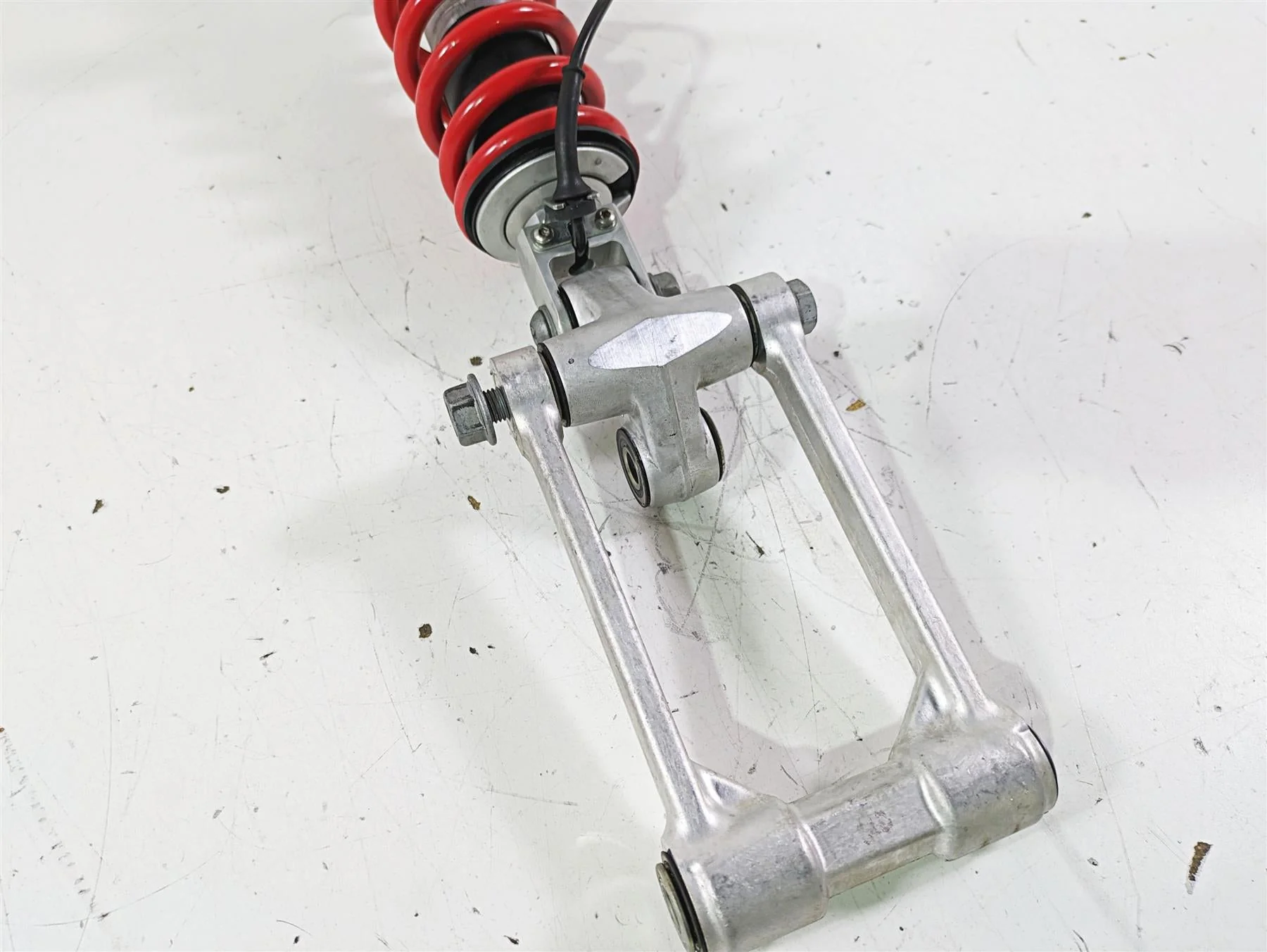 2017 BMW S1000R K47 Straight Rear Ddc Shock Damper & Linkage 33548561411 - Image 11