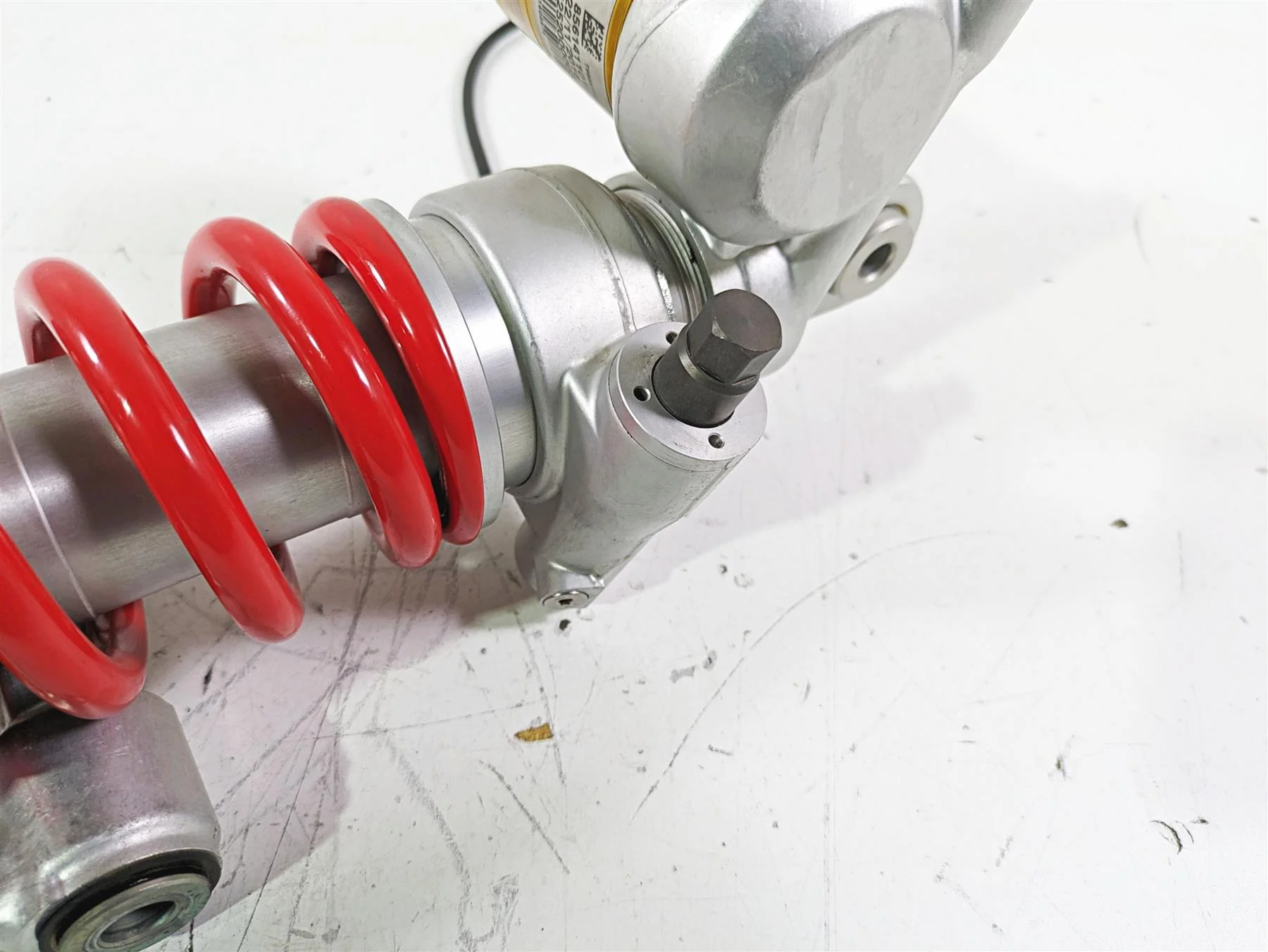 2017 BMW S1000R K47 Straight Rear Ddc Shock Damper & Linkage 33548561411 - Image 7