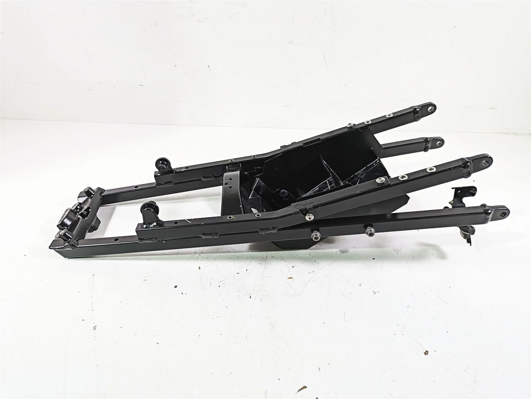 2017 BMW S1000R K47 Straight Subframe & Inner Fender 46518550381 8526754 - Image 3