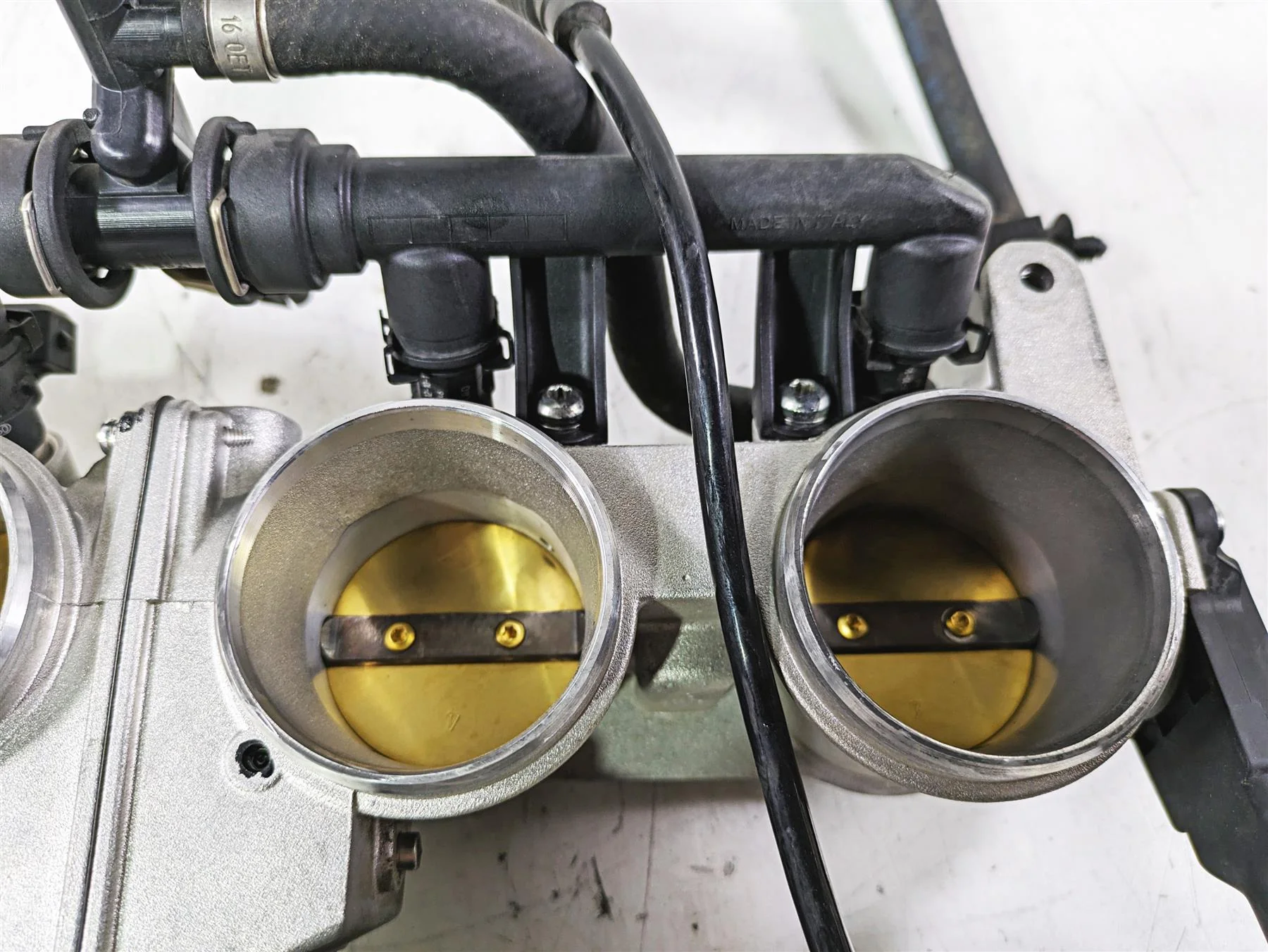 2017 BMW S1000R K47 Throttle Body Bodies Fuel Injection 13548545069 8544690 - Image 10