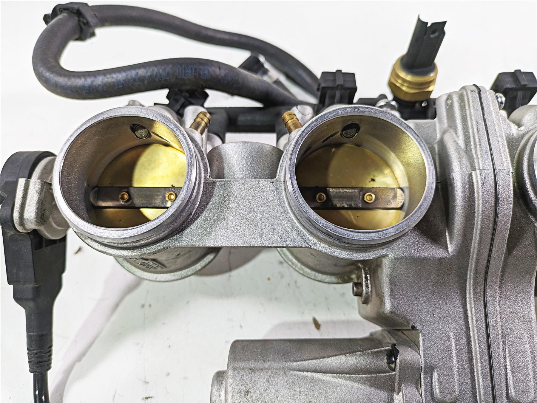2017 BMW S1000R K47 Throttle Body Bodies Fuel Injection 13548545069 8544690 - Image 6