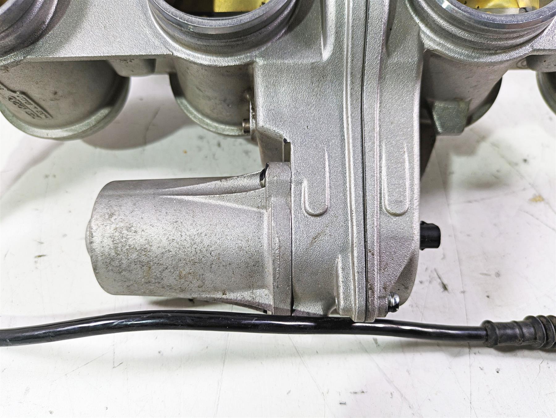 2017 BMW S1000R K47 Throttle Body Bodies Fuel Injection 13548545069 8544690 - Image 7