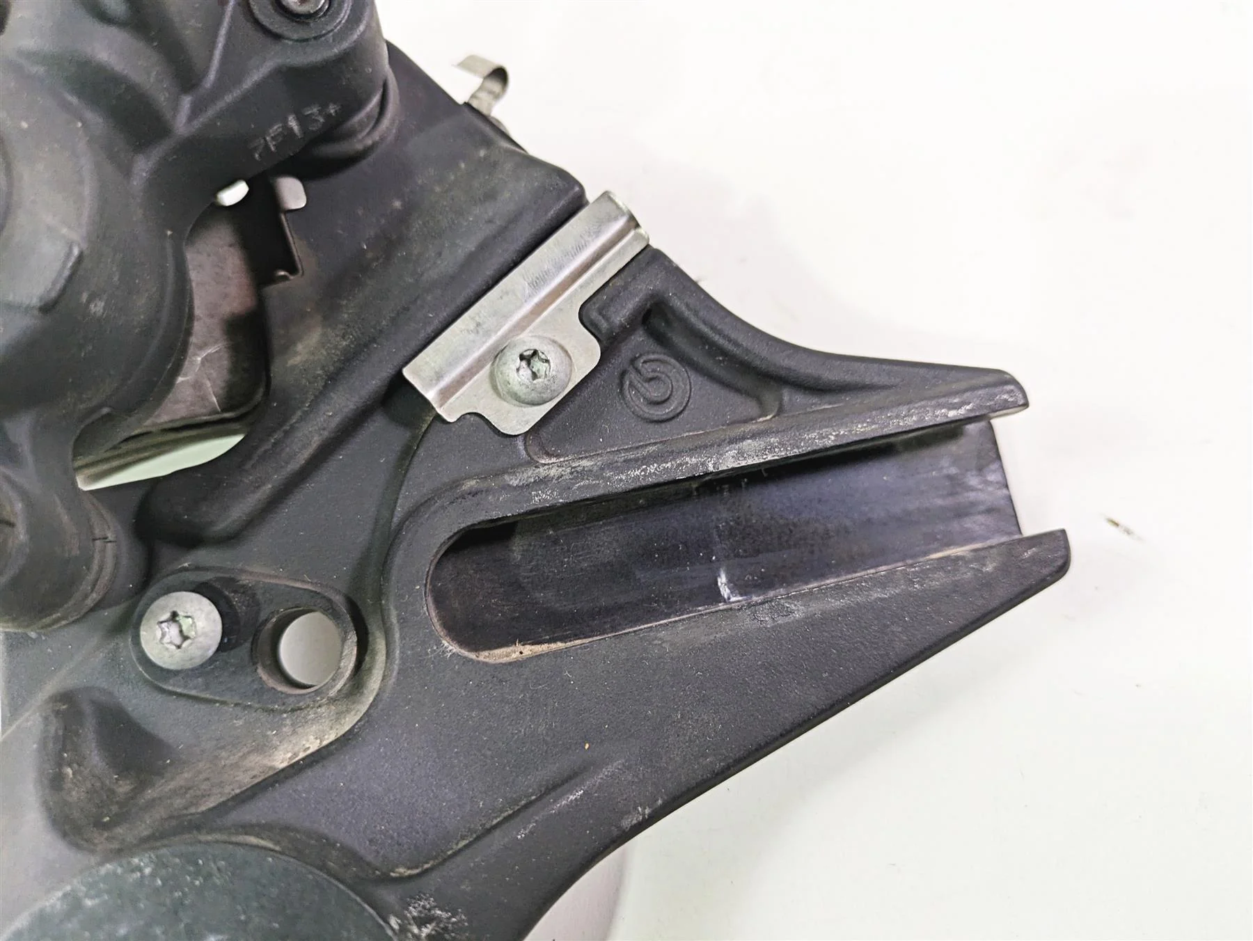 2017 BMW S1000RR K46 Brembo Rear Brake Caliper & Bracket 34217718562 - Image 7