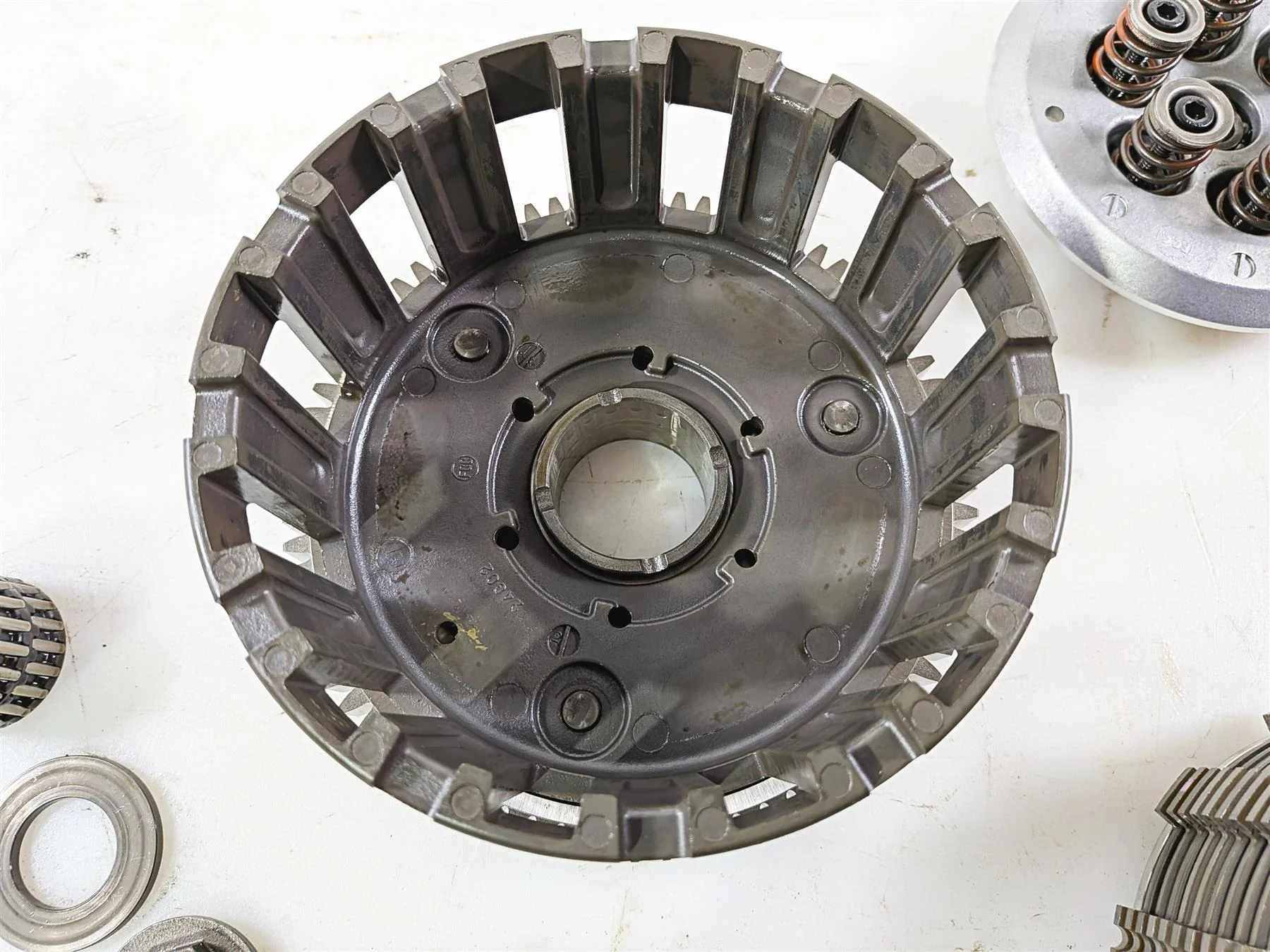 2017 BMW S1000RR K46 Clutch Basket Pressure Plate Friction Disc Set 21217715331 - Image 12