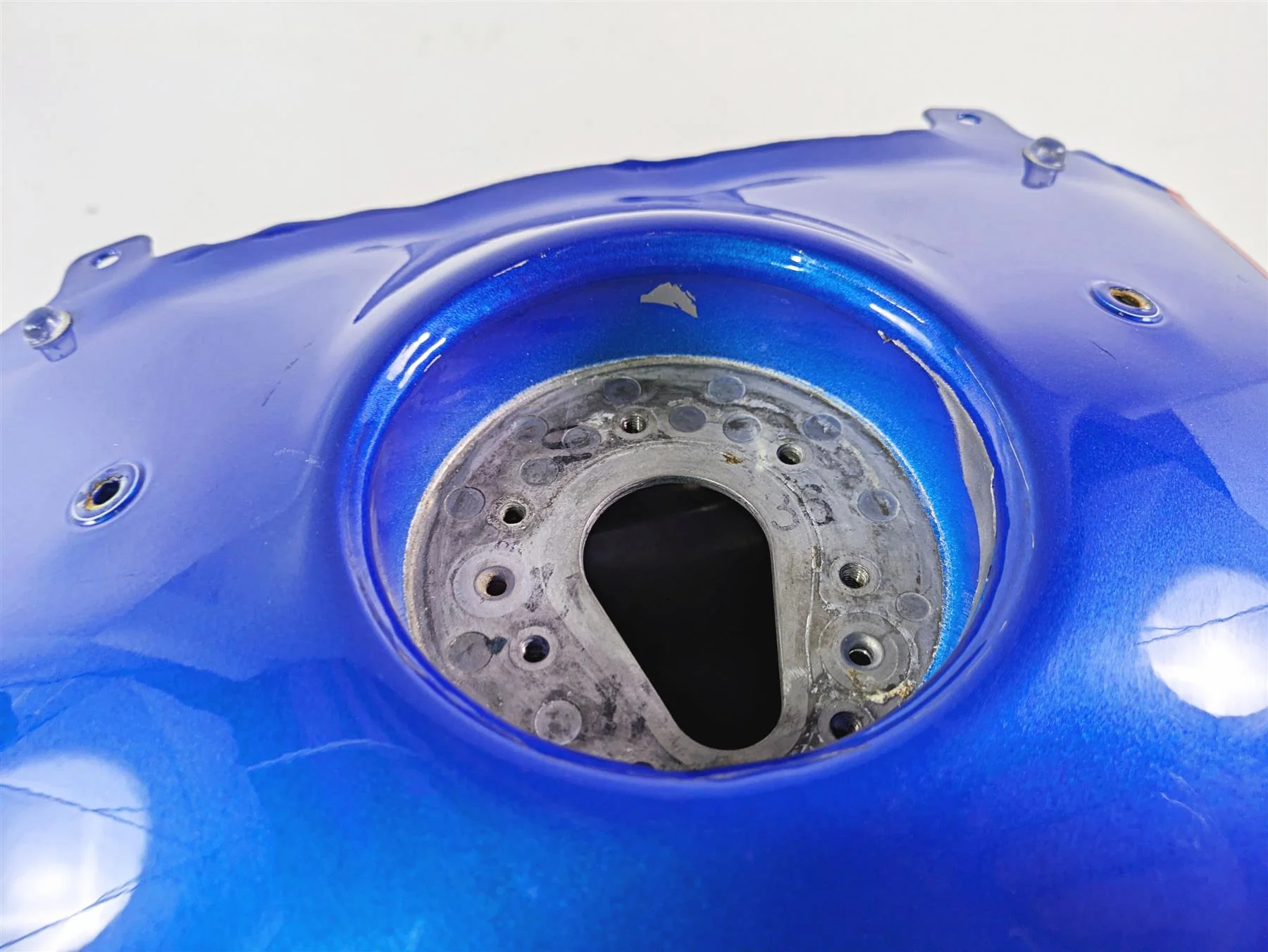 2017 BMW S1000RR K46 Fuel Gas Petrol Tank White Blue 8566384 16117717884 - Image 5