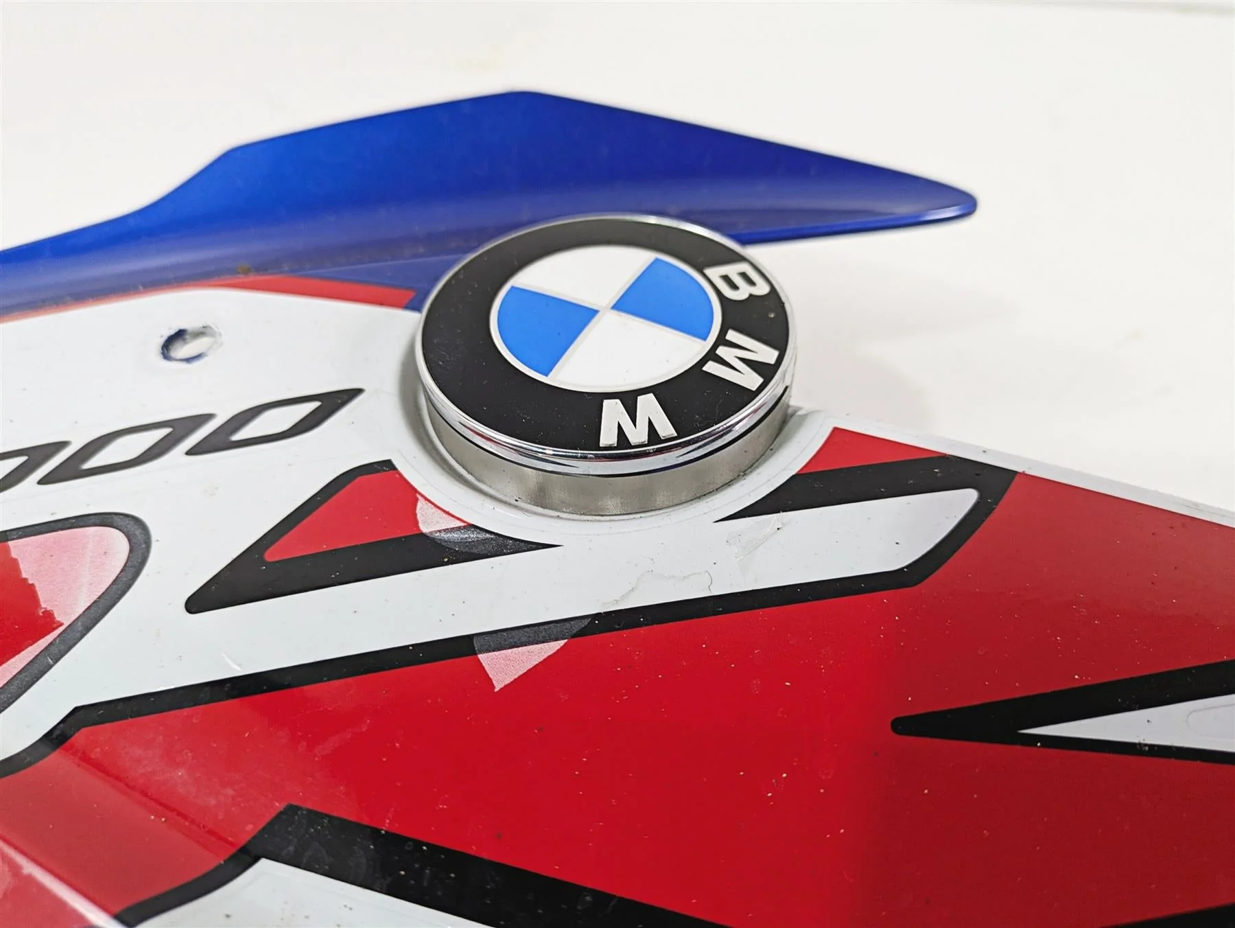 2017 BMW S1000RR K46 Left Main Side Fairing Cover Led Emblem - Read 46638546431 - Image 3