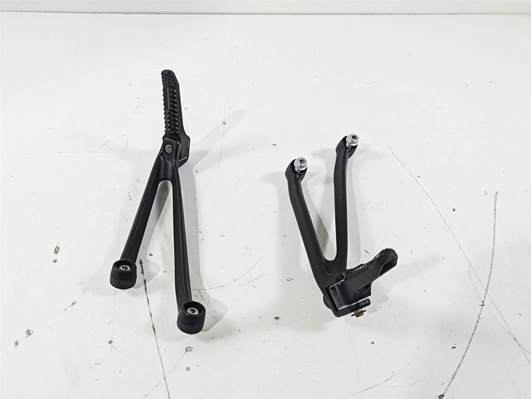 2017 BMW S1000RR K46 Rear Passenger Foot Peg Set 46718521680 46718521681 - Image 2