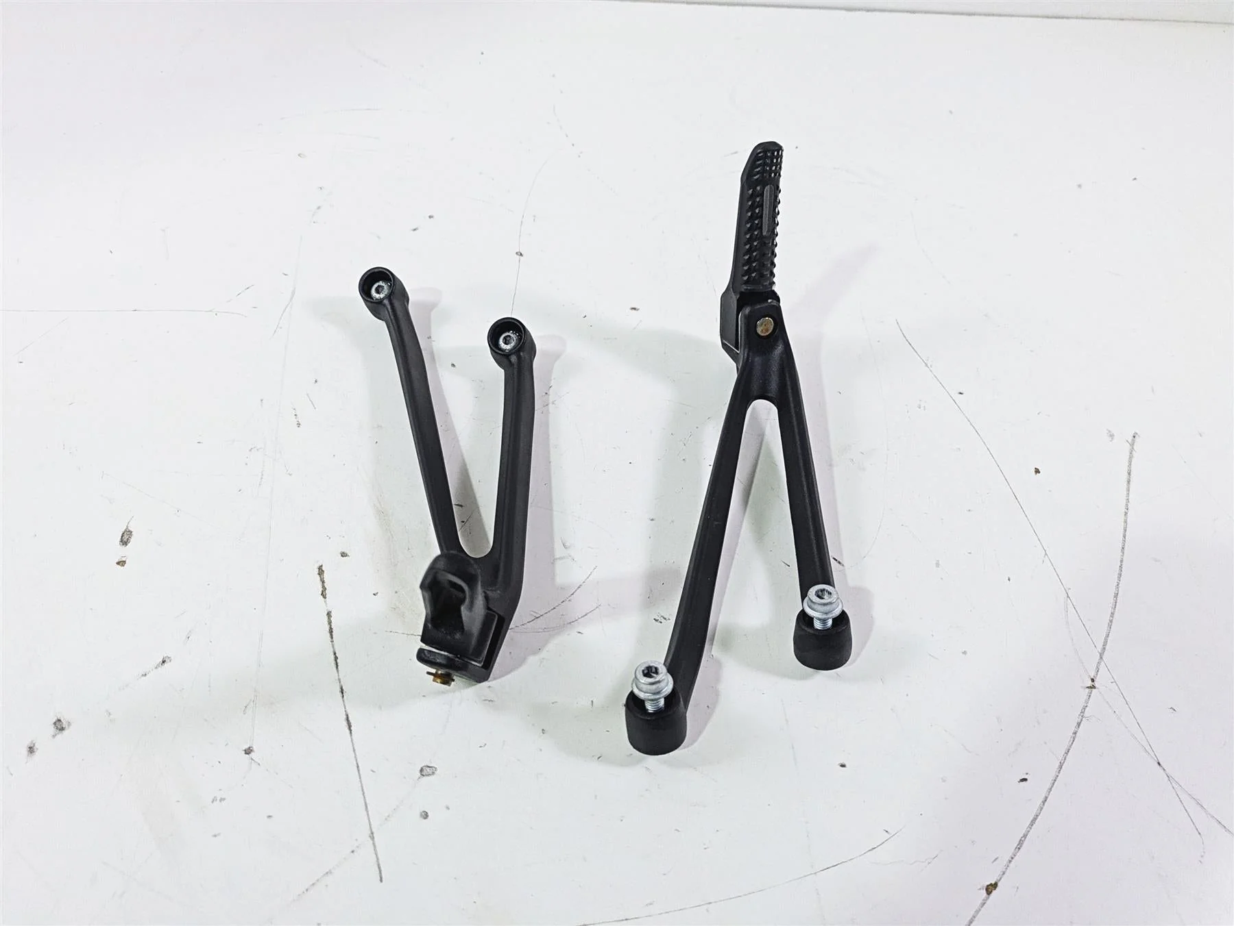 2017 BMW S1000RR K46 Rear Passenger Foot Peg Set 46718521680 46718521681 - Image 4