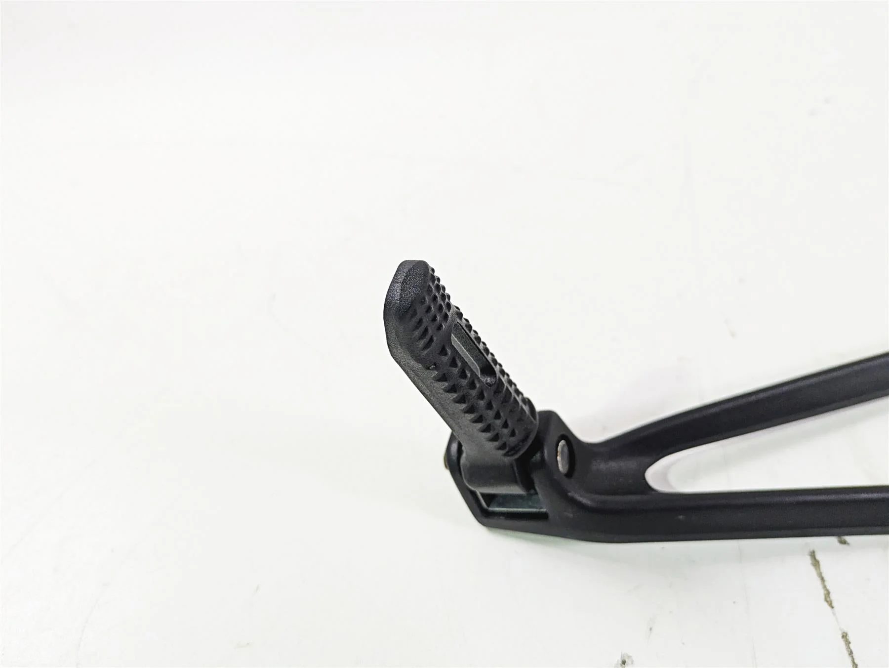 2017 BMW S1000RR K46 Rear Passenger Foot Peg Set 46718521680 46718521681 - Image 8