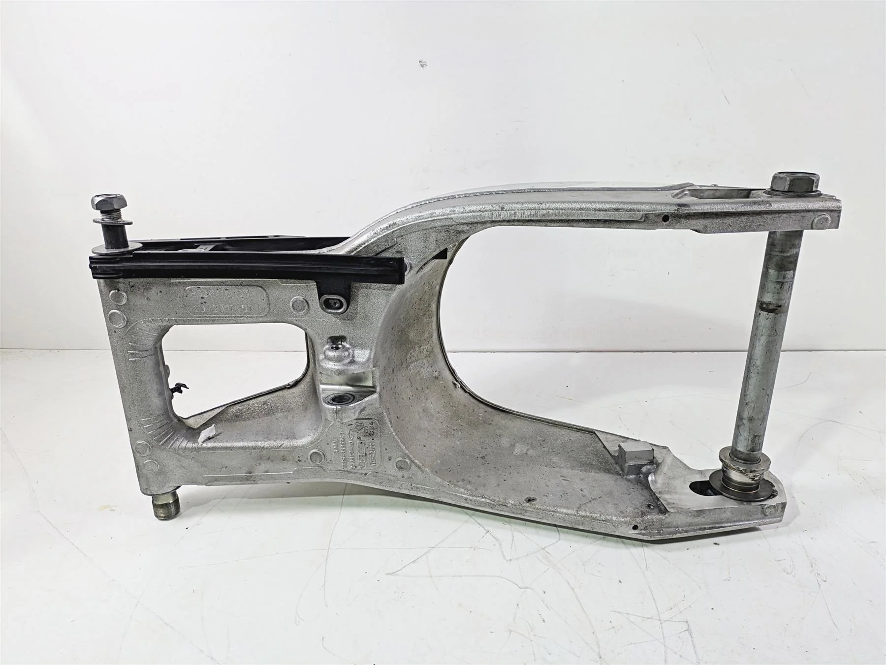 2017 BMW S1000RR K46 Rear Swing Arm Swingarm 33358543490 - Image 11