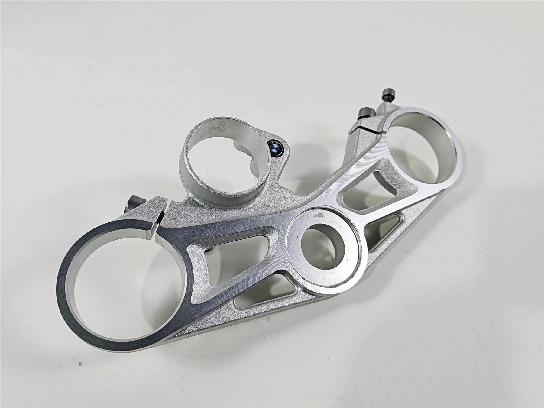 2017 BMW S1000RR K46 Upper Triple Tree Steering Clamp 31428549498 - Image 2