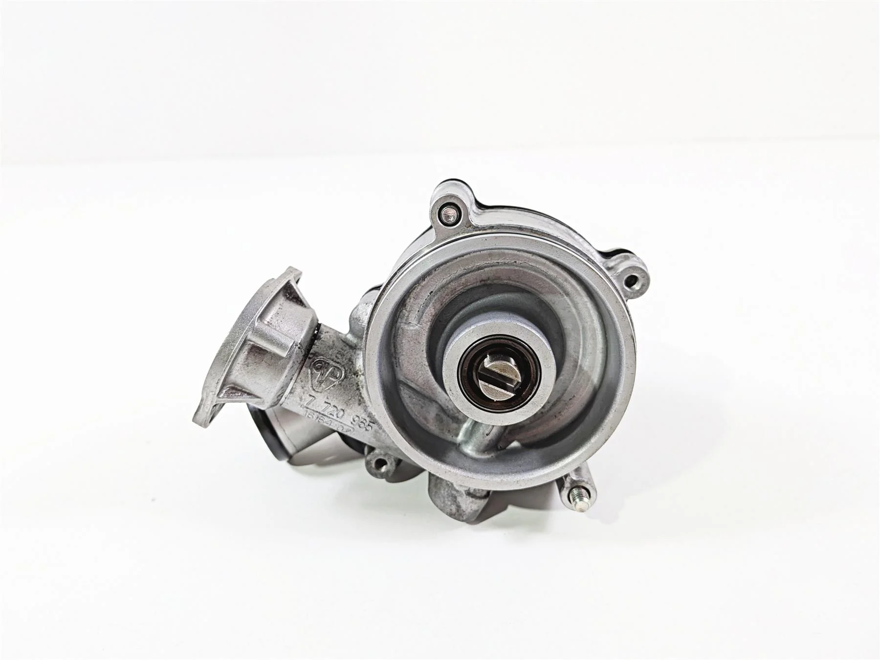 2017 BMW S1000RR K46 Water Pump & Housing Set 11518545699 - Image 7