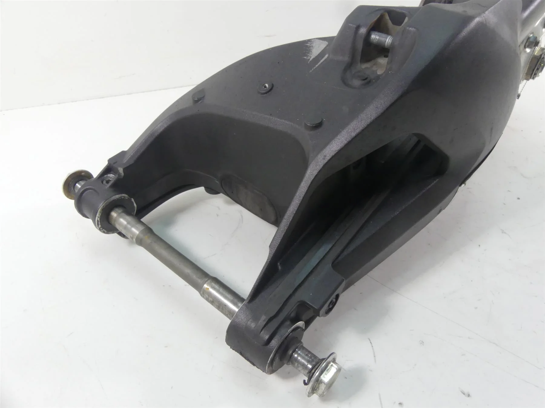 2017 Ducati Hypermotard 939 Rear Swingarm Swing Arm + Axle 37010911B 81920382C - Image 10