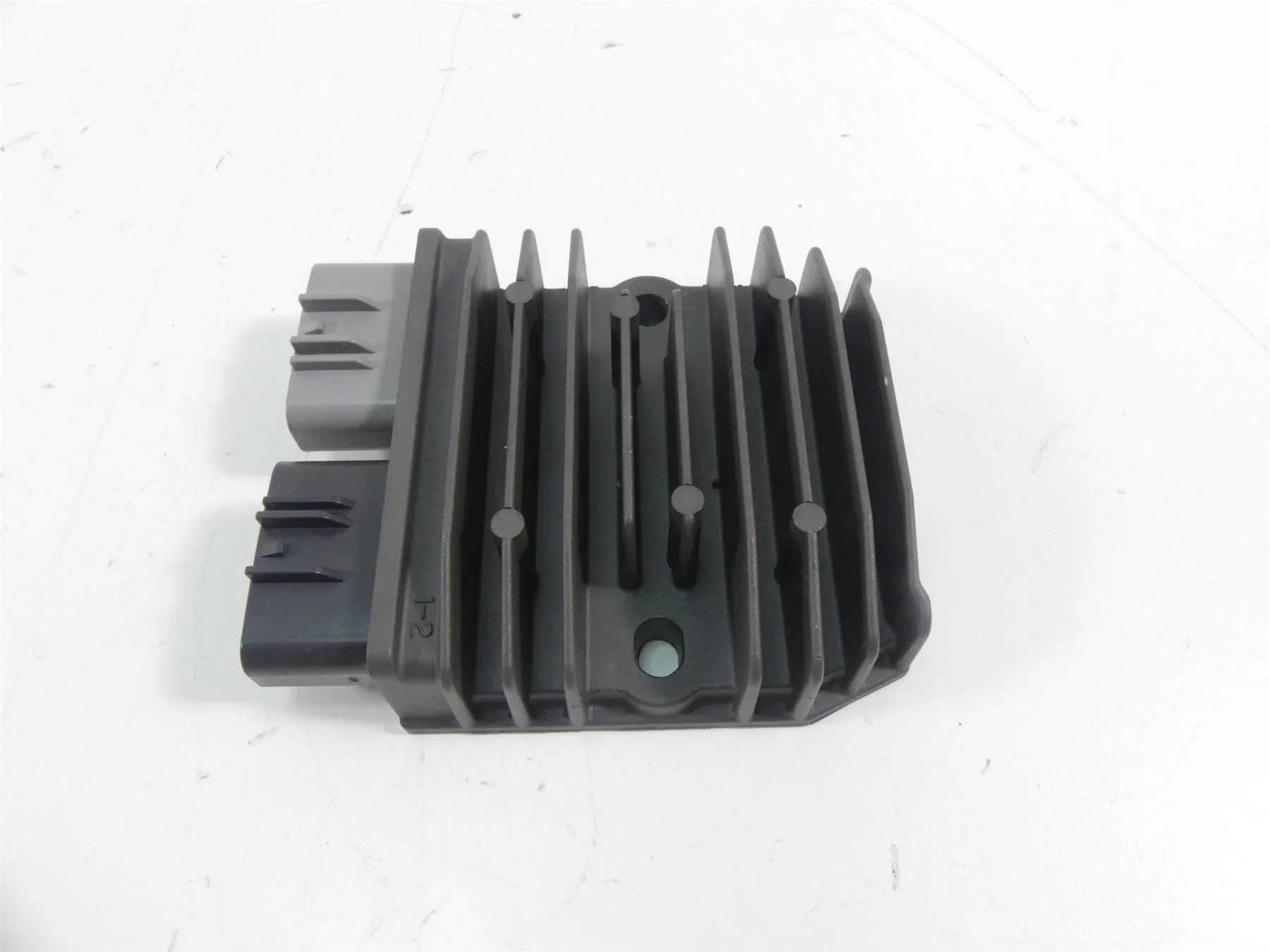 2017 Ducati Hypermotard 939 Rectifier Voltage Regulator 54040321A SH821AA - Image 2